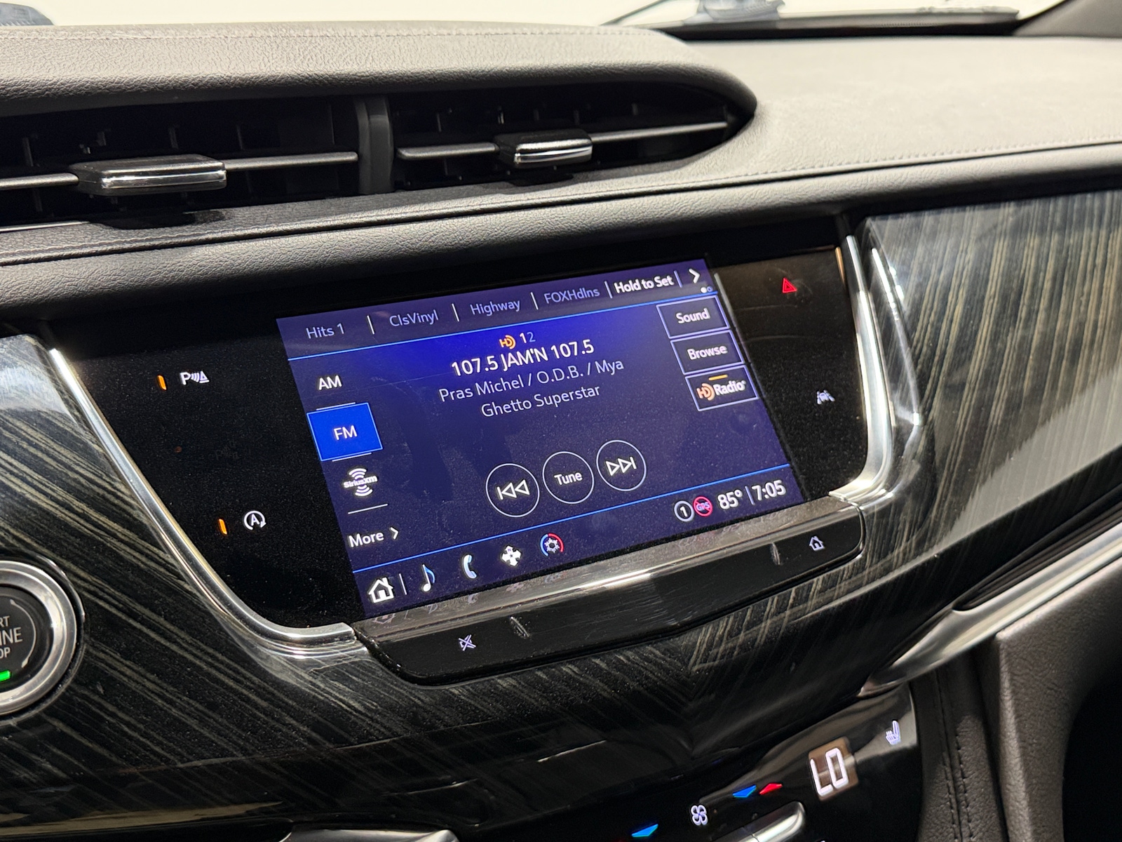 Thumbnail: 2022 Cadillac XT6 - 3