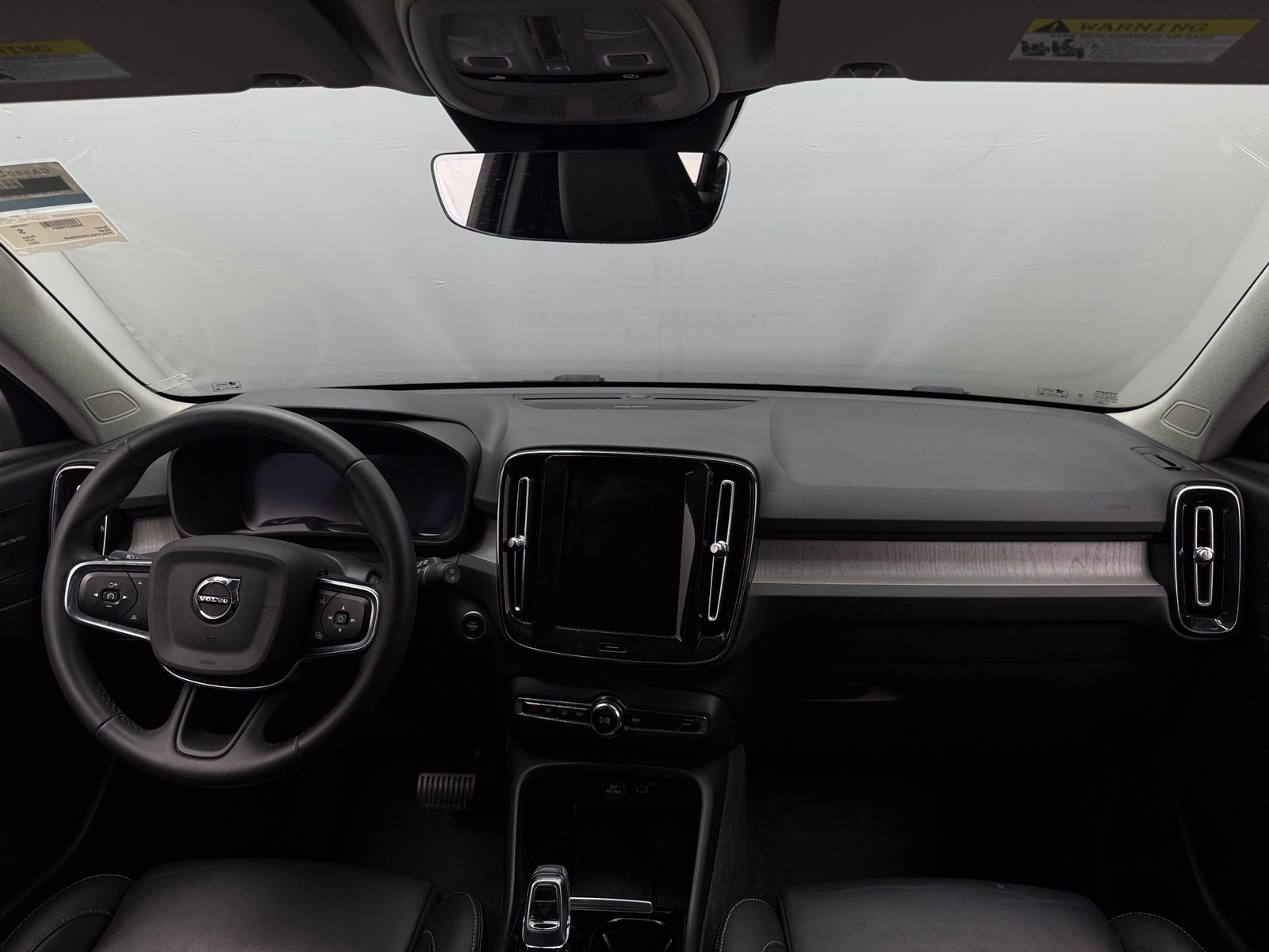 Thumbnail: 2024 Volvo XC40 - 2