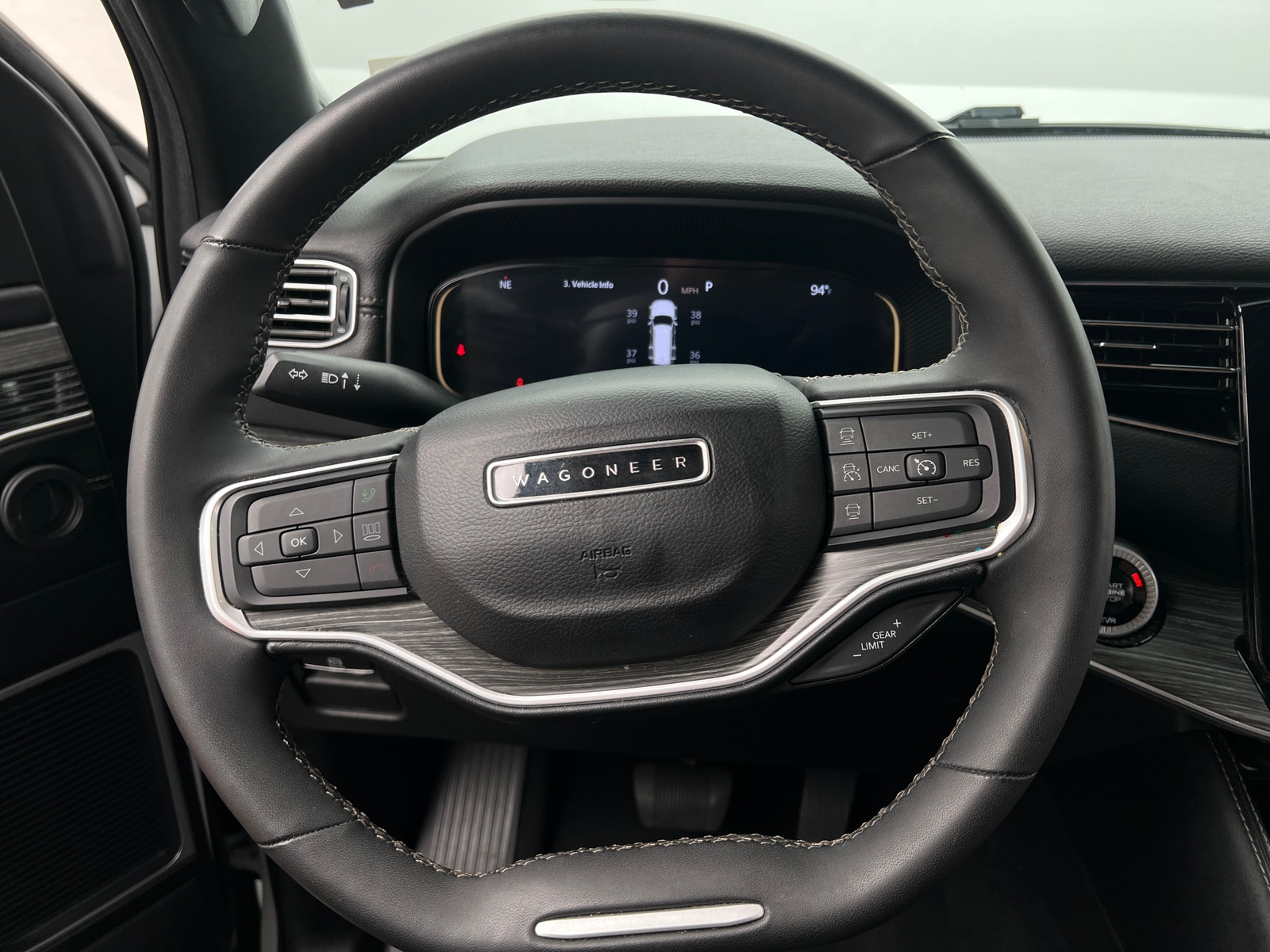 Thumbnail: 2024 Jeep Wagoneer - 4