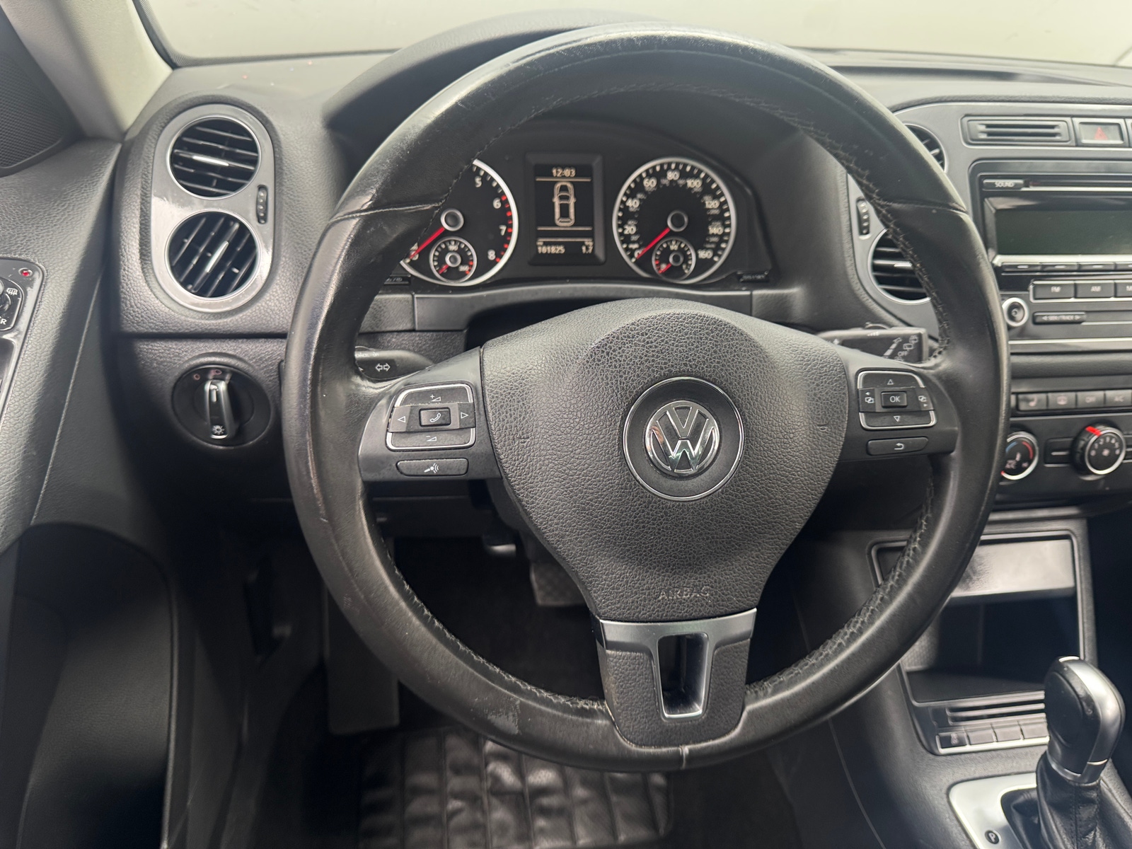 Thumbnail: 2014 Volkswagen Tiguan - 5