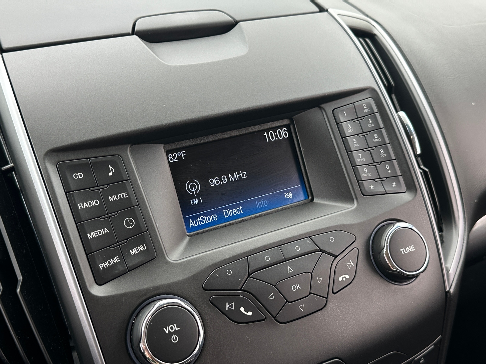 Thumbnail: 2018 Ford Edge - 4