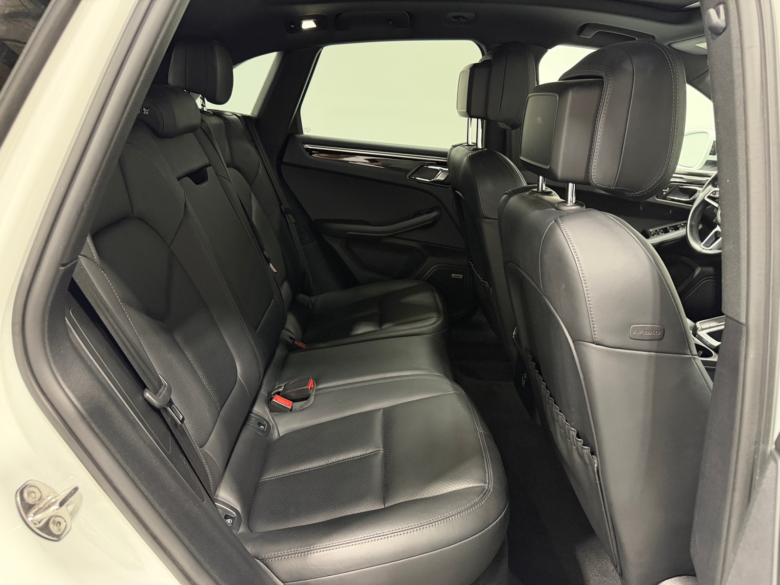 Thumbnail: 2021 Porsche Macan - 5