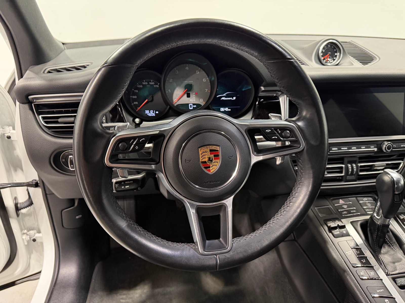 Thumbnail: 2021 Porsche Macan - 4