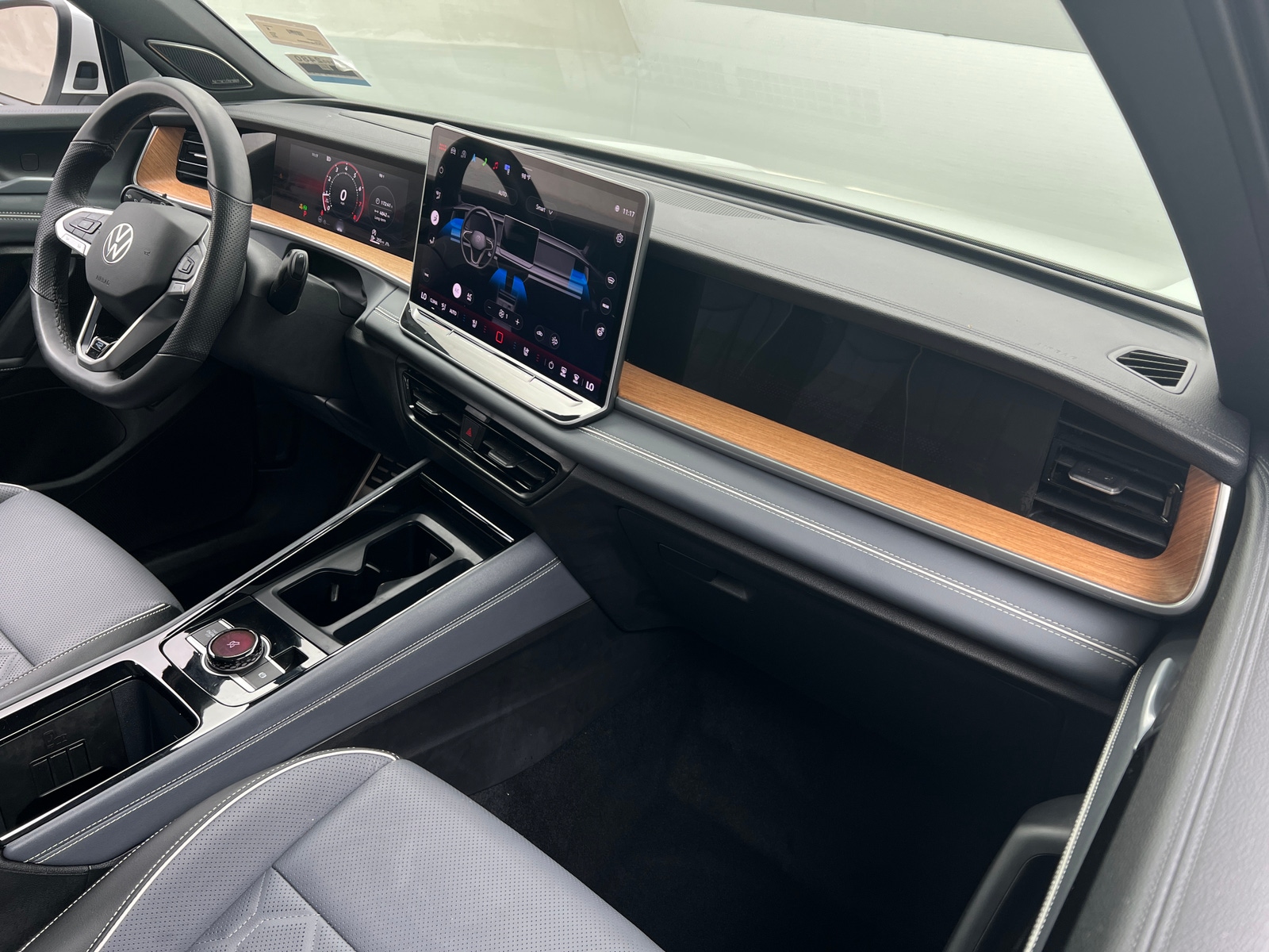 Thumbnail: 2025 Volkswagen Tiguan - 2