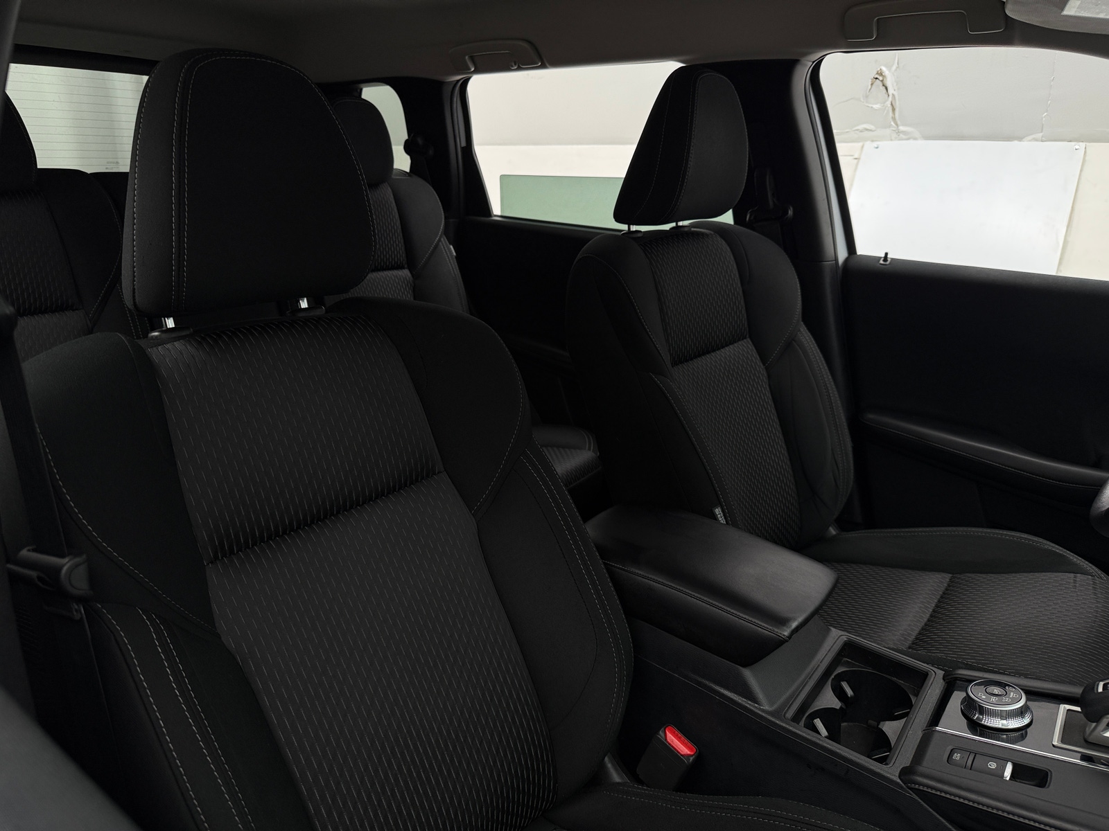 Thumbnail: 2022 Mitsubishi Outlander - 2