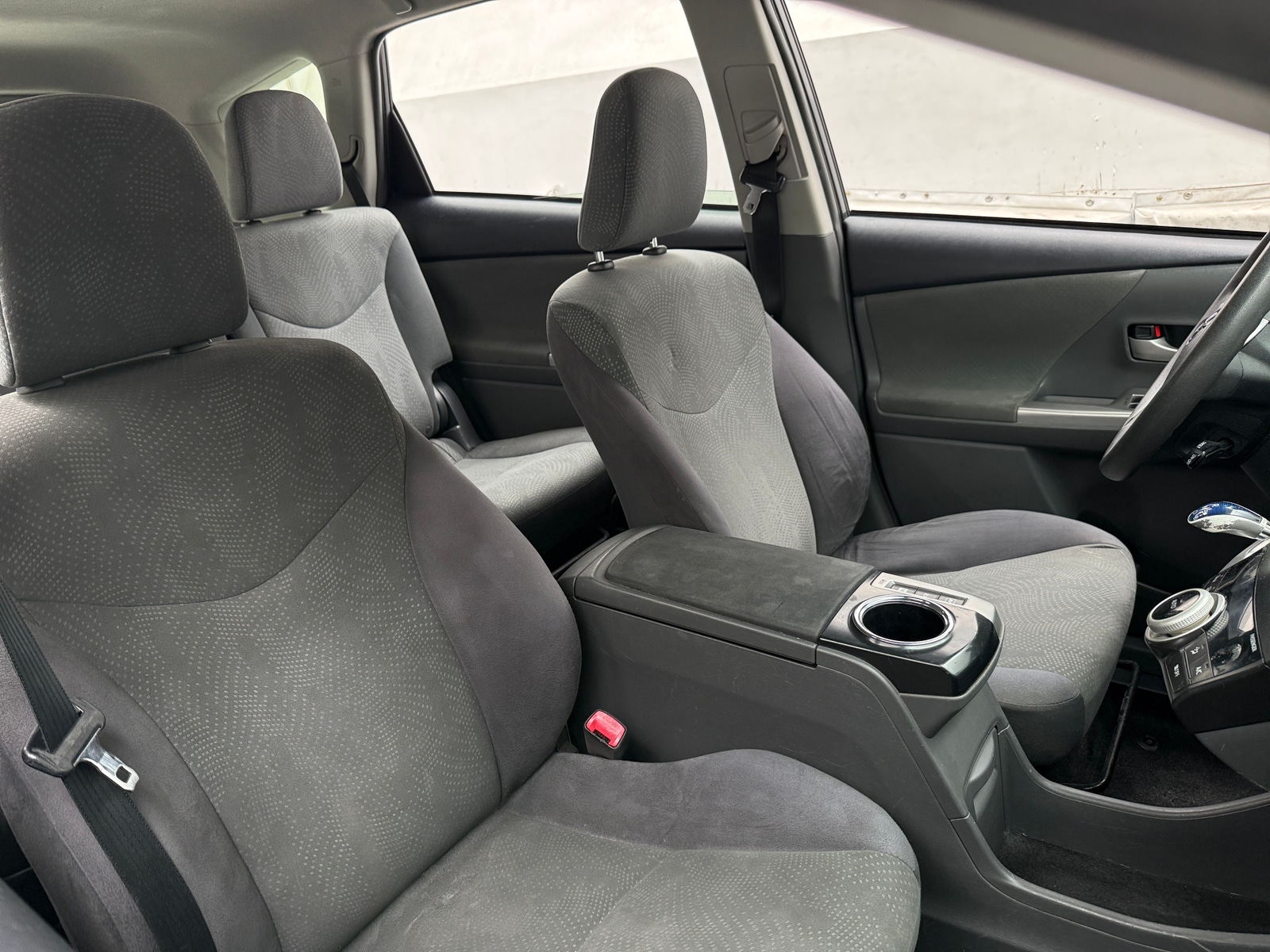 Thumbnail: 2013 Toyota Prius v - 2