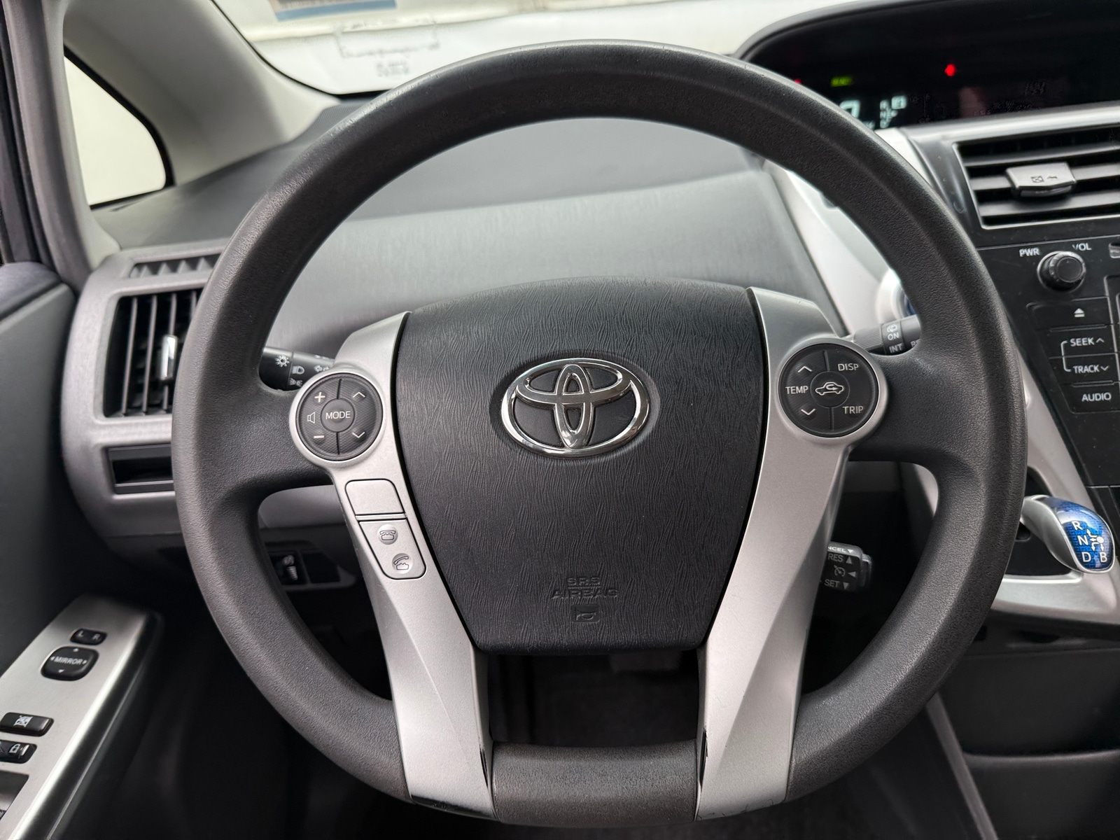 Thumbnail: 2013 Toyota Prius v - 5