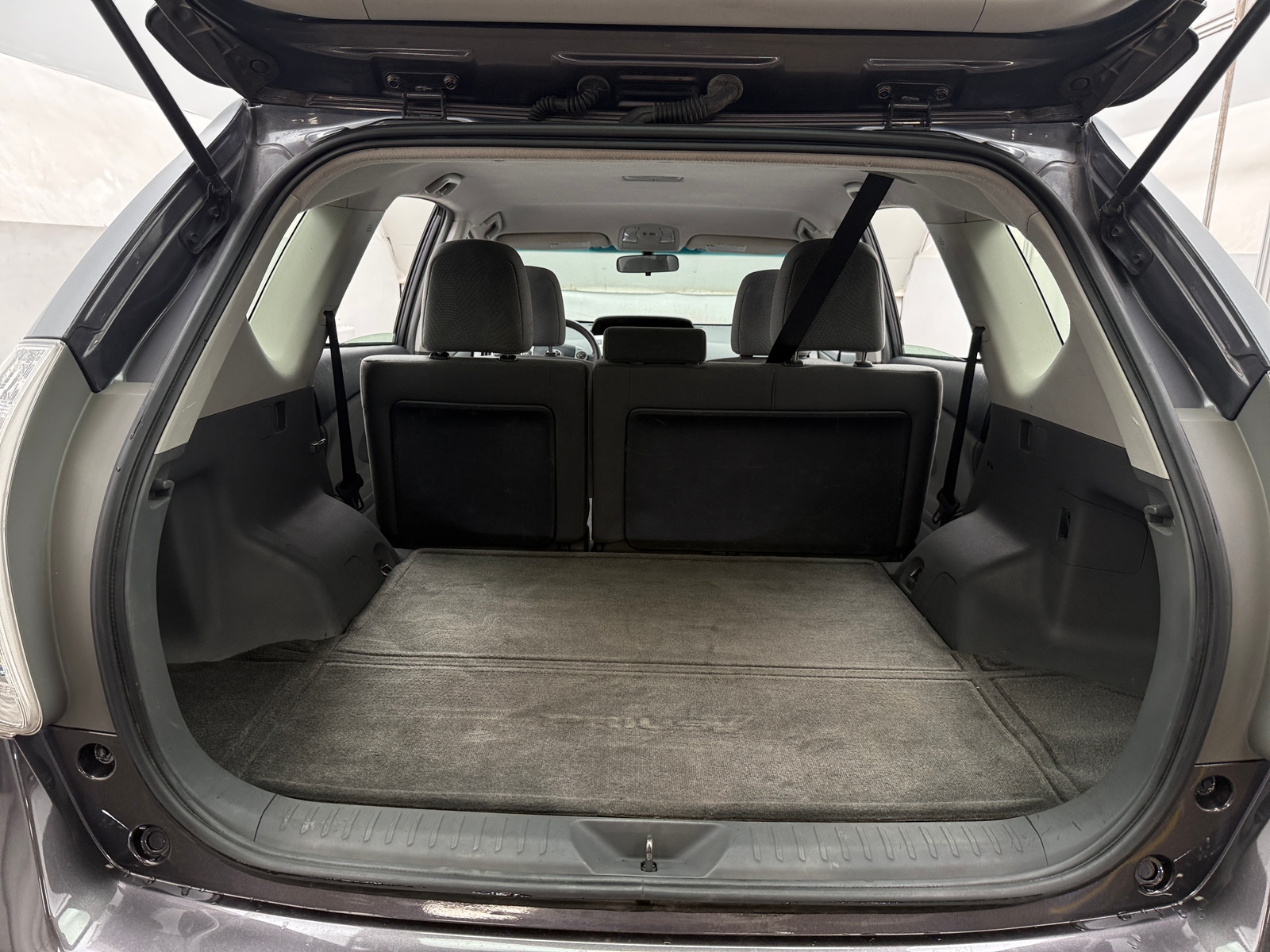 Thumbnail: 2013 Toyota Prius v - 7