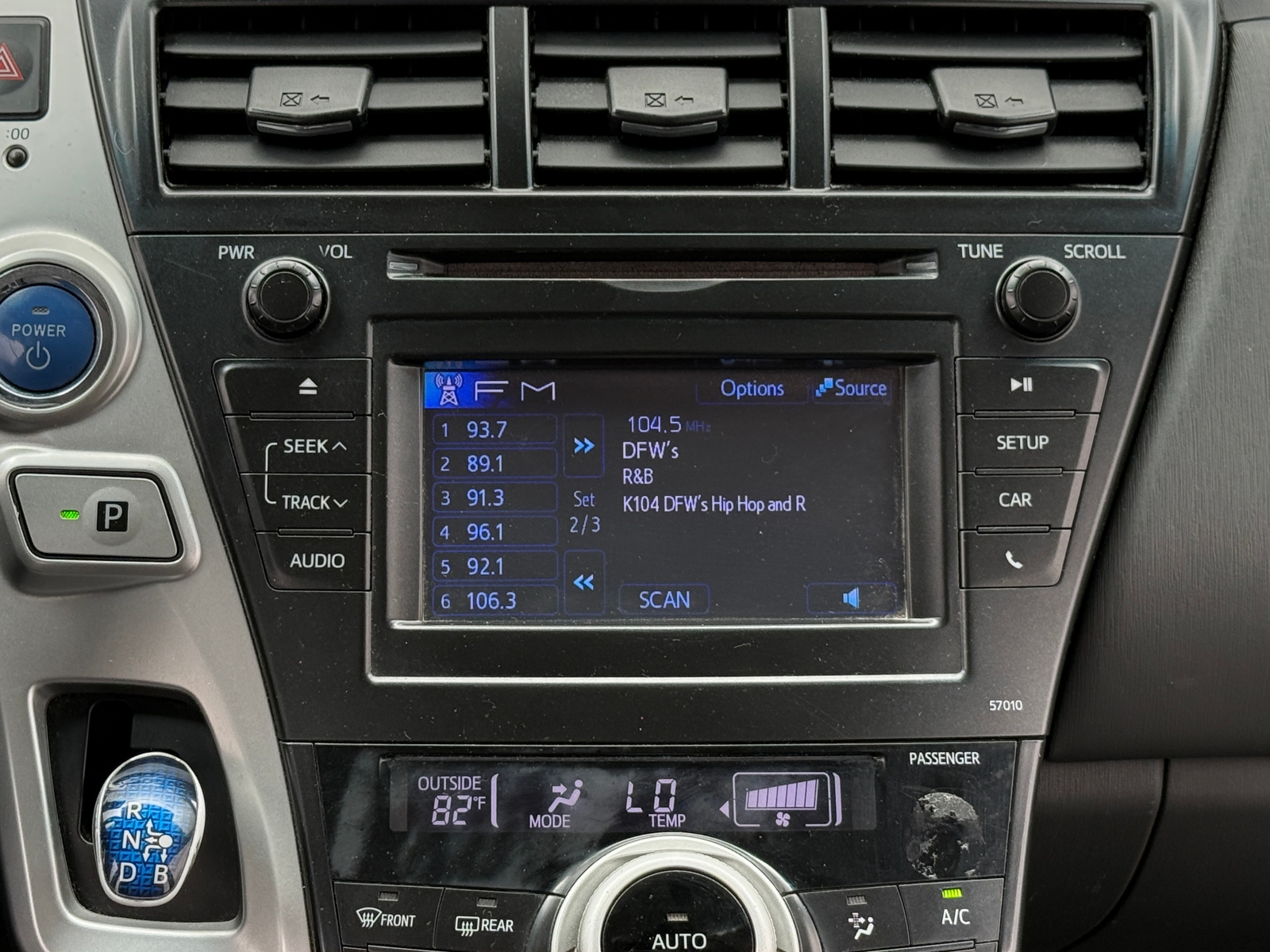 Thumbnail: 2013 Toyota Prius v - 4