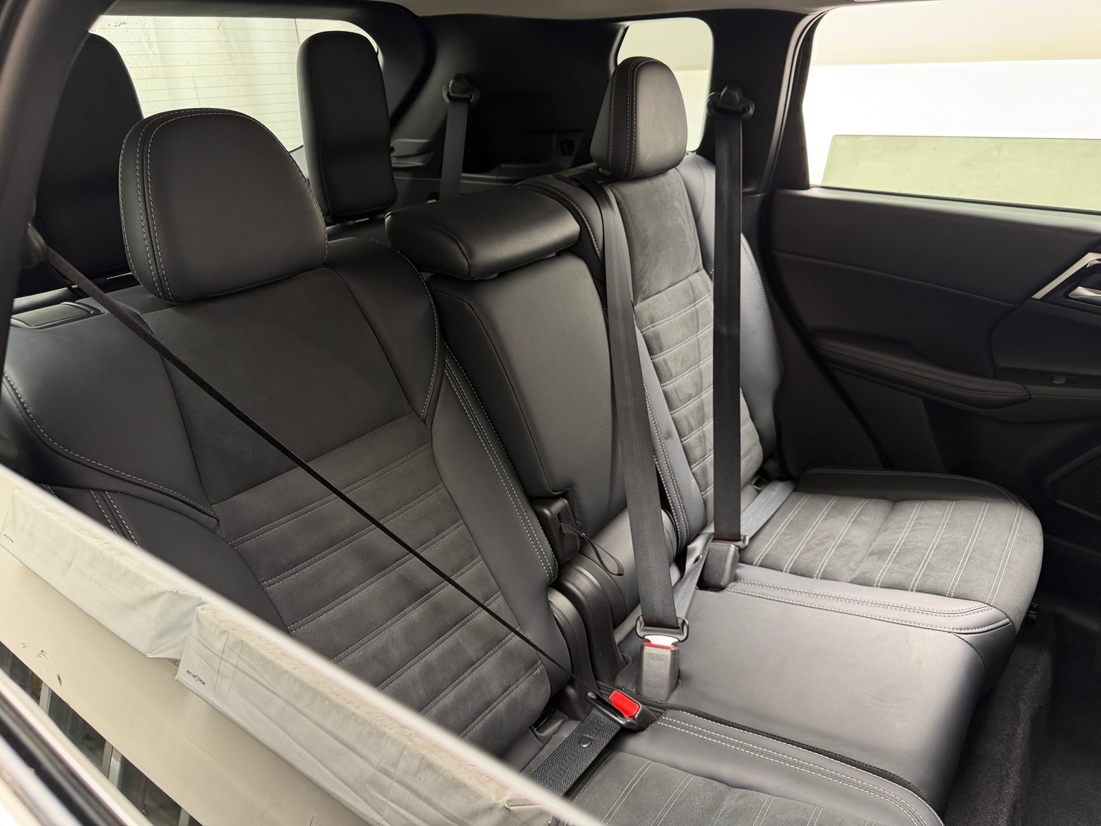 Thumbnail: 2025 Mitsubishi Outlander - 5
