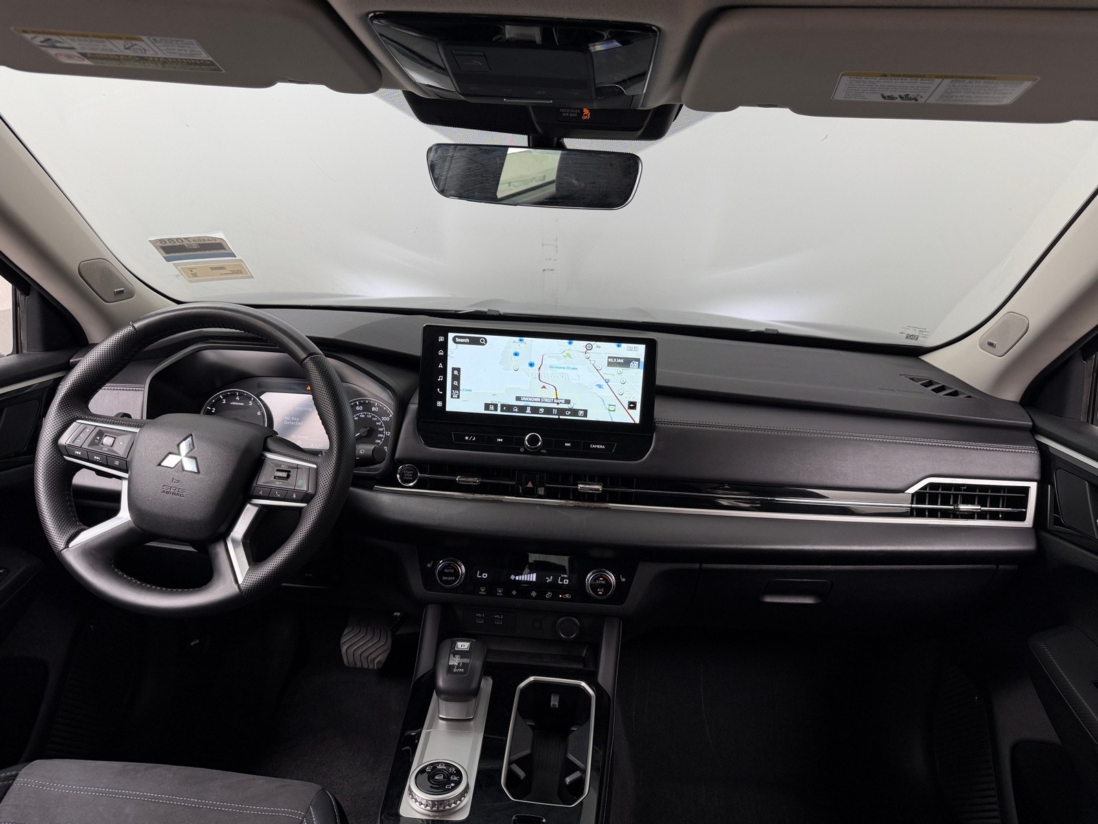 Thumbnail: 2025 Mitsubishi Outlander - 2