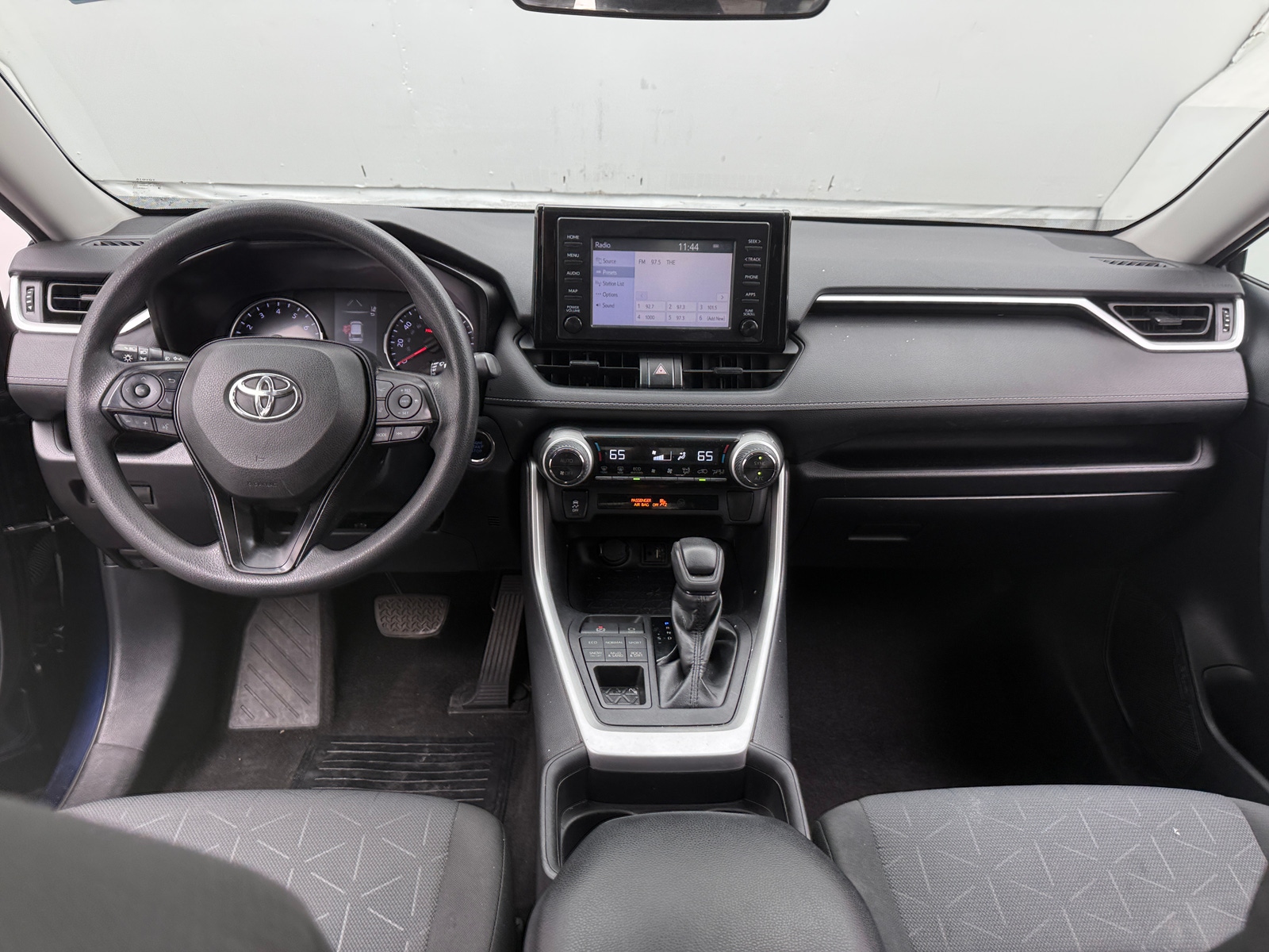 Thumbnail: 2019 Toyota RAV4 - 3
