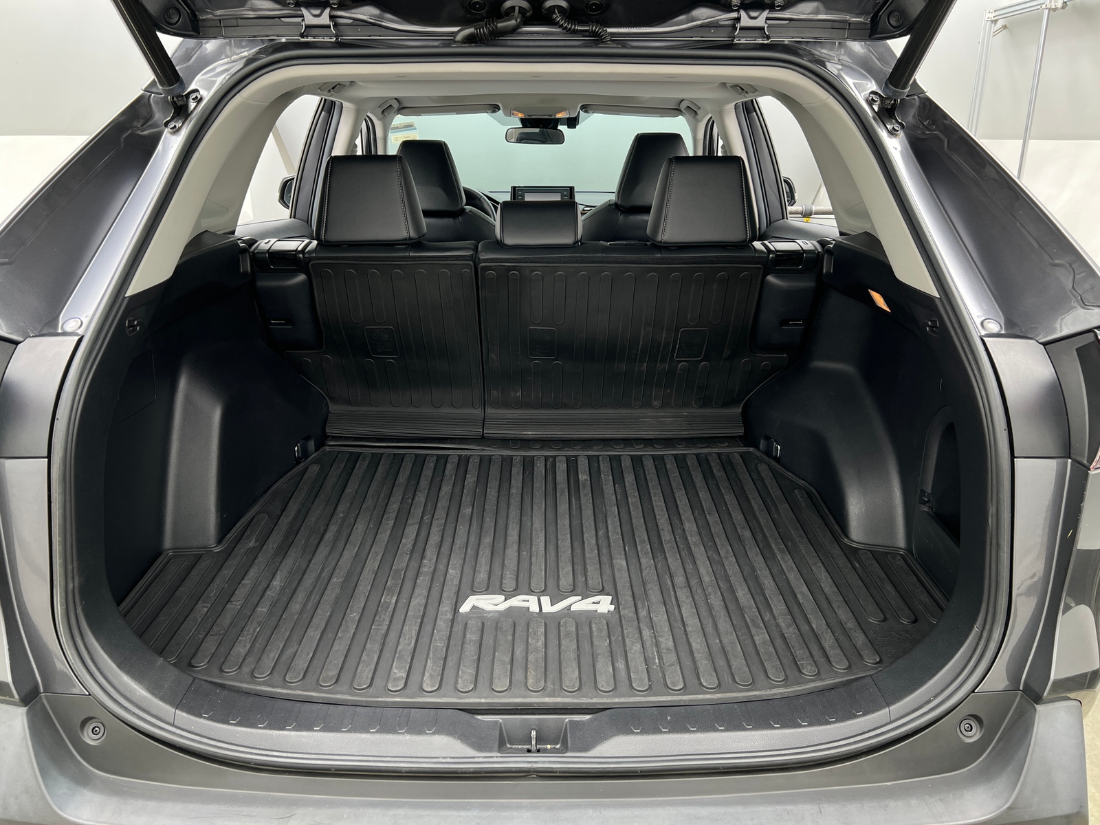 Thumbnail: 2021 Toyota RAV4 - 6