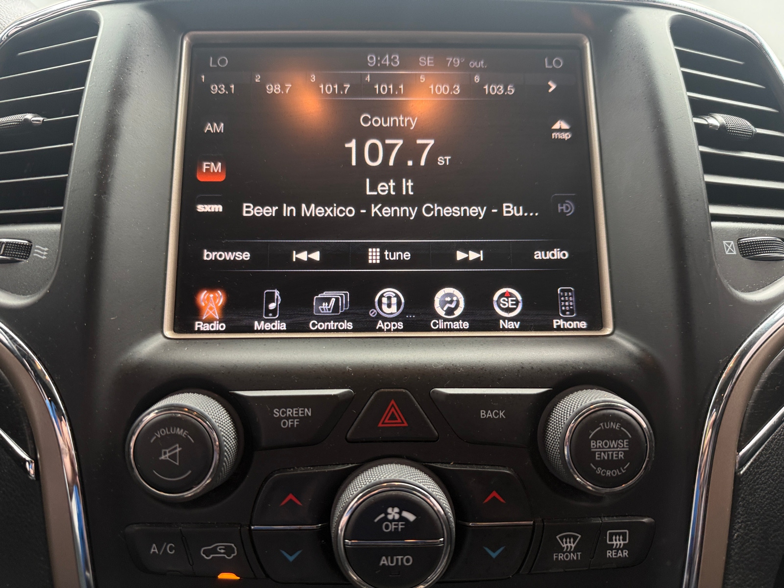Thumbnail: 2016 Jeep Grand Cherokee - 3