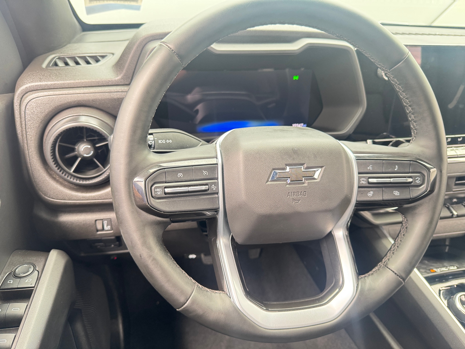Thumbnail: 2025 Chevrolet Colorado - 4