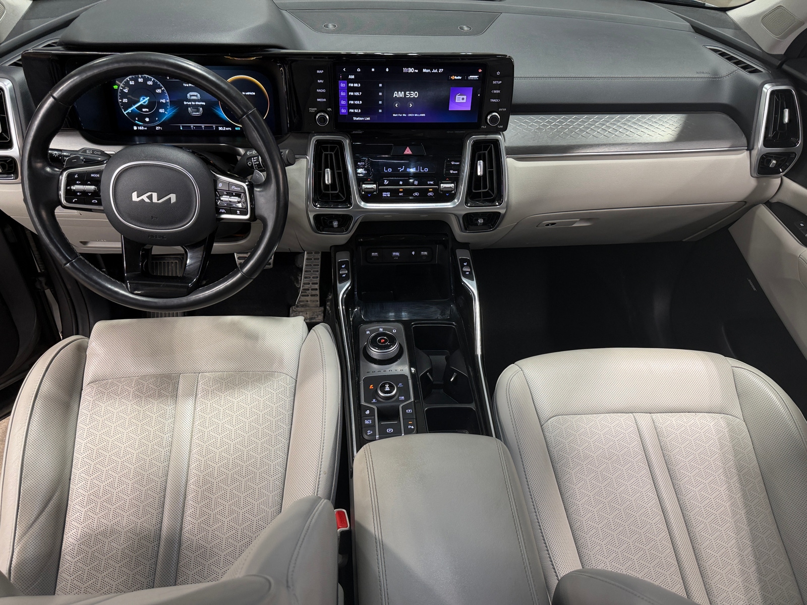 Thumbnail: 2023 Kia Sorento - 2