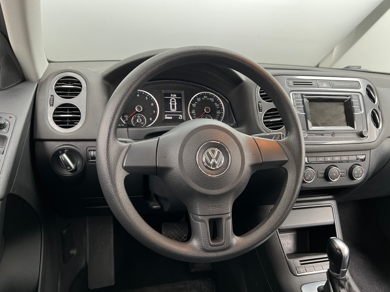 Thumbnail: 2018 Volkswagen Tiguan - 5