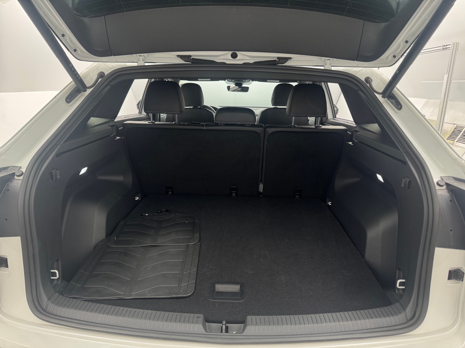 Thumbnail: 2026 Volkswagen Atlas - 6