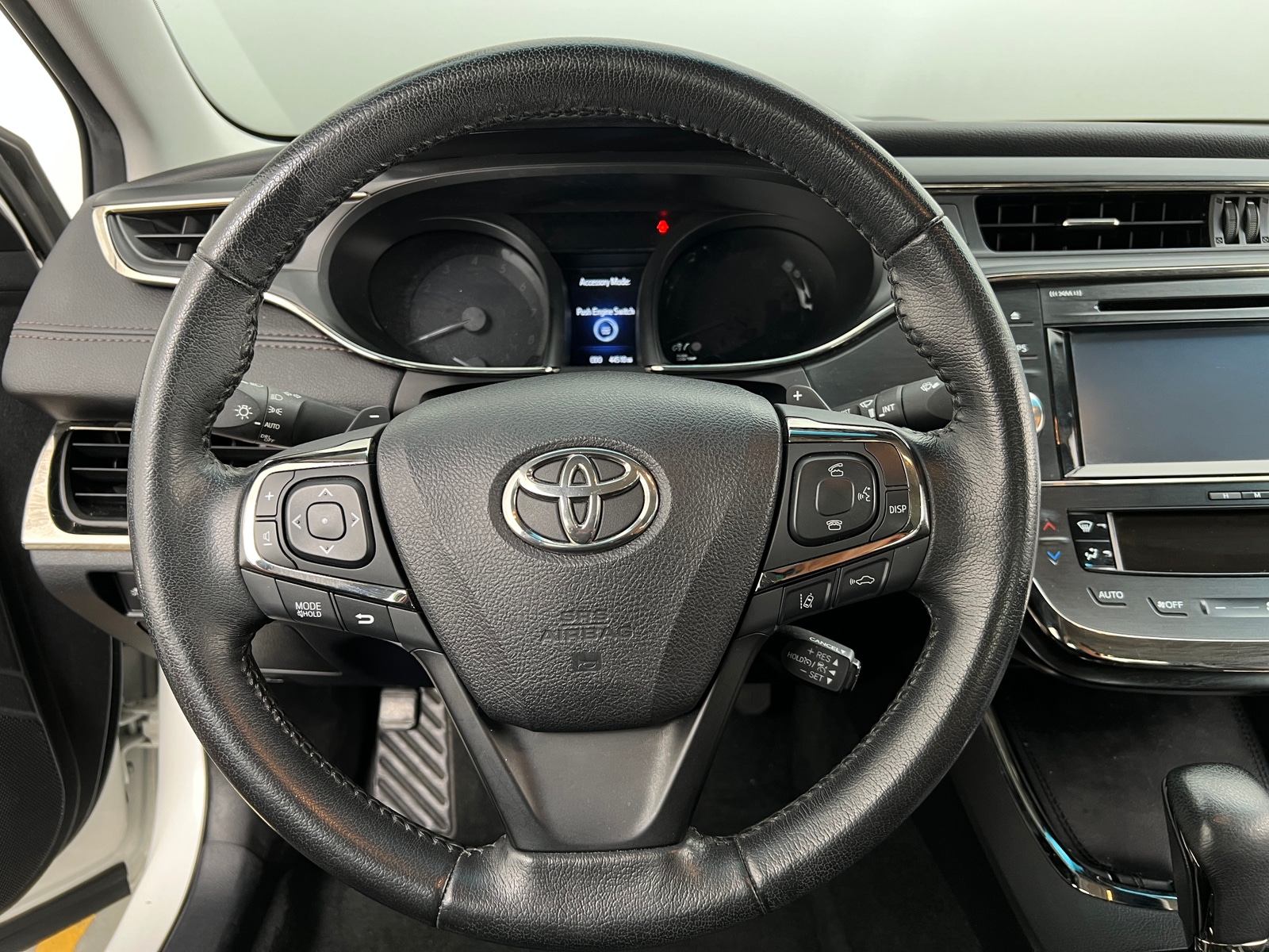 Thumbnail: 2017 Toyota Avalon - 4