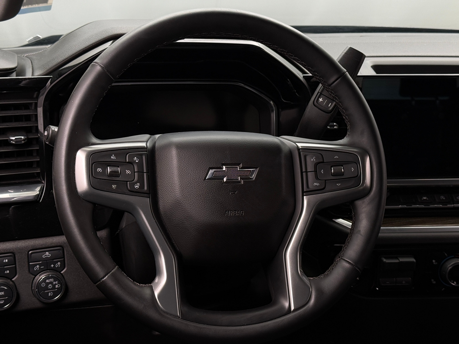 Thumbnail: 2023 Chevrolet Silverado 1500 - 5