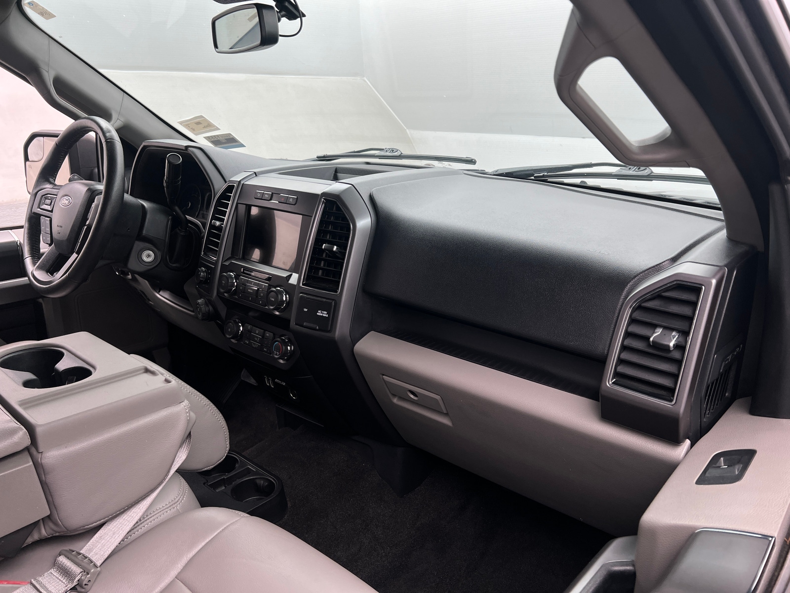 Thumbnail: 2019 Ford Econoline - 3