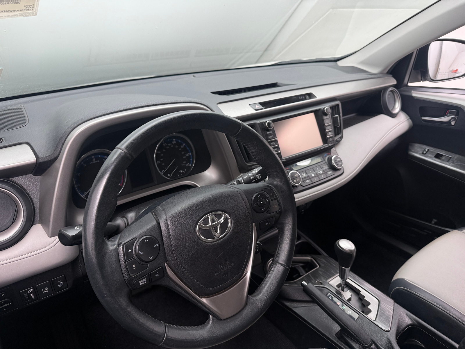 Thumbnail: 2017 Toyota RAV4 - 4