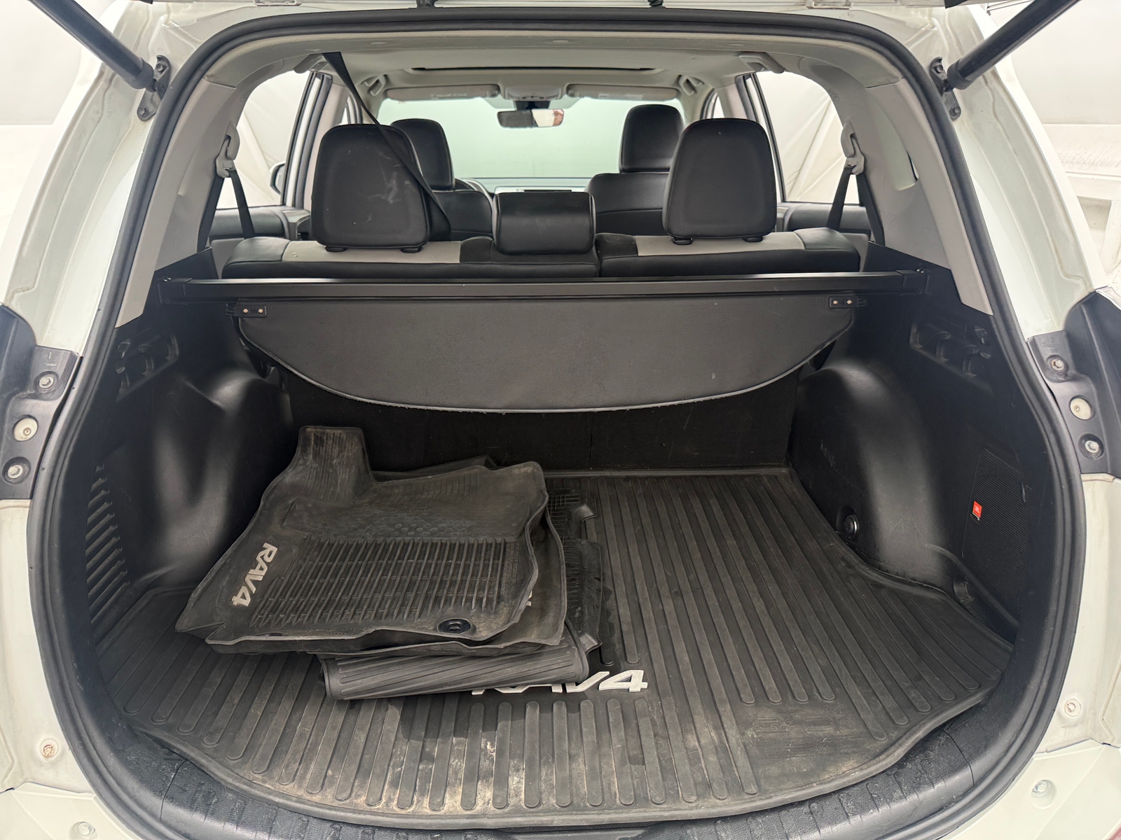 Thumbnail: 2017 Toyota RAV4 - 6