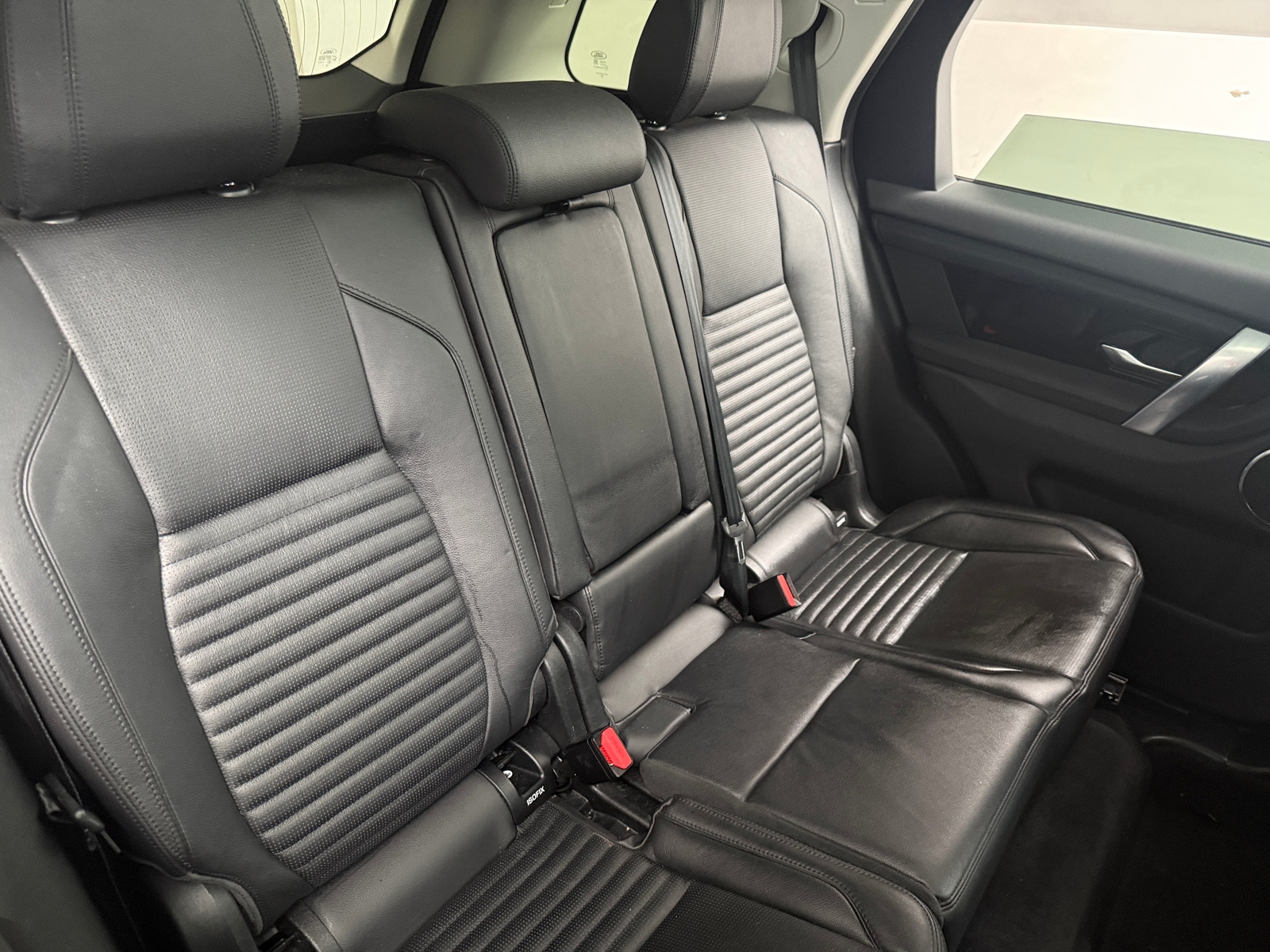 Thumbnail: 2020 Land Rover Discovery Sport - 5