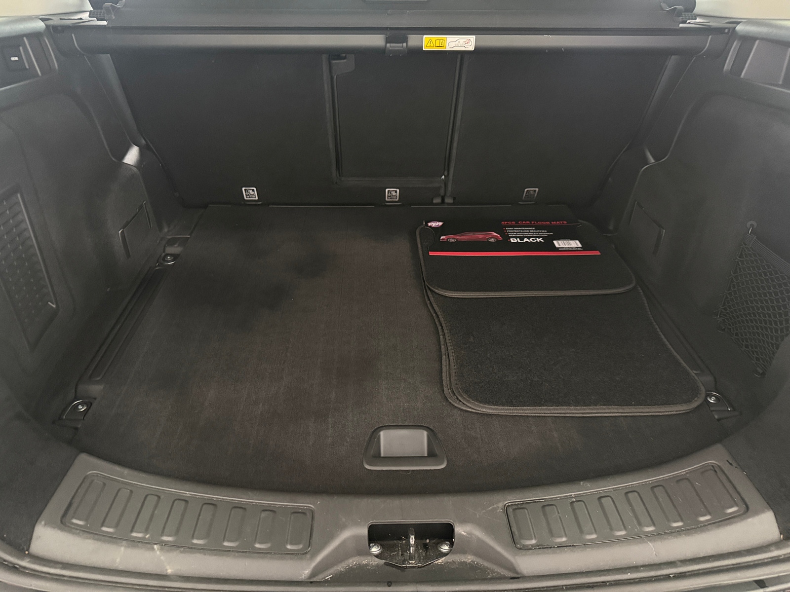 Thumbnail: 2020 Land Rover Discovery Sport - 6