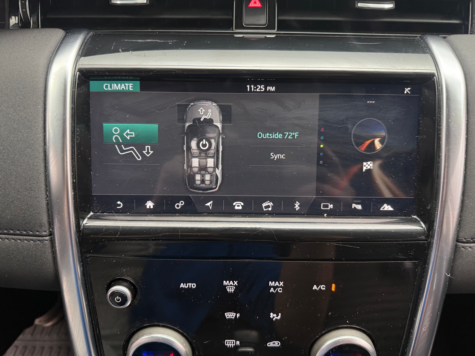 Thumbnail: 2020 Land Rover Discovery Sport - 3