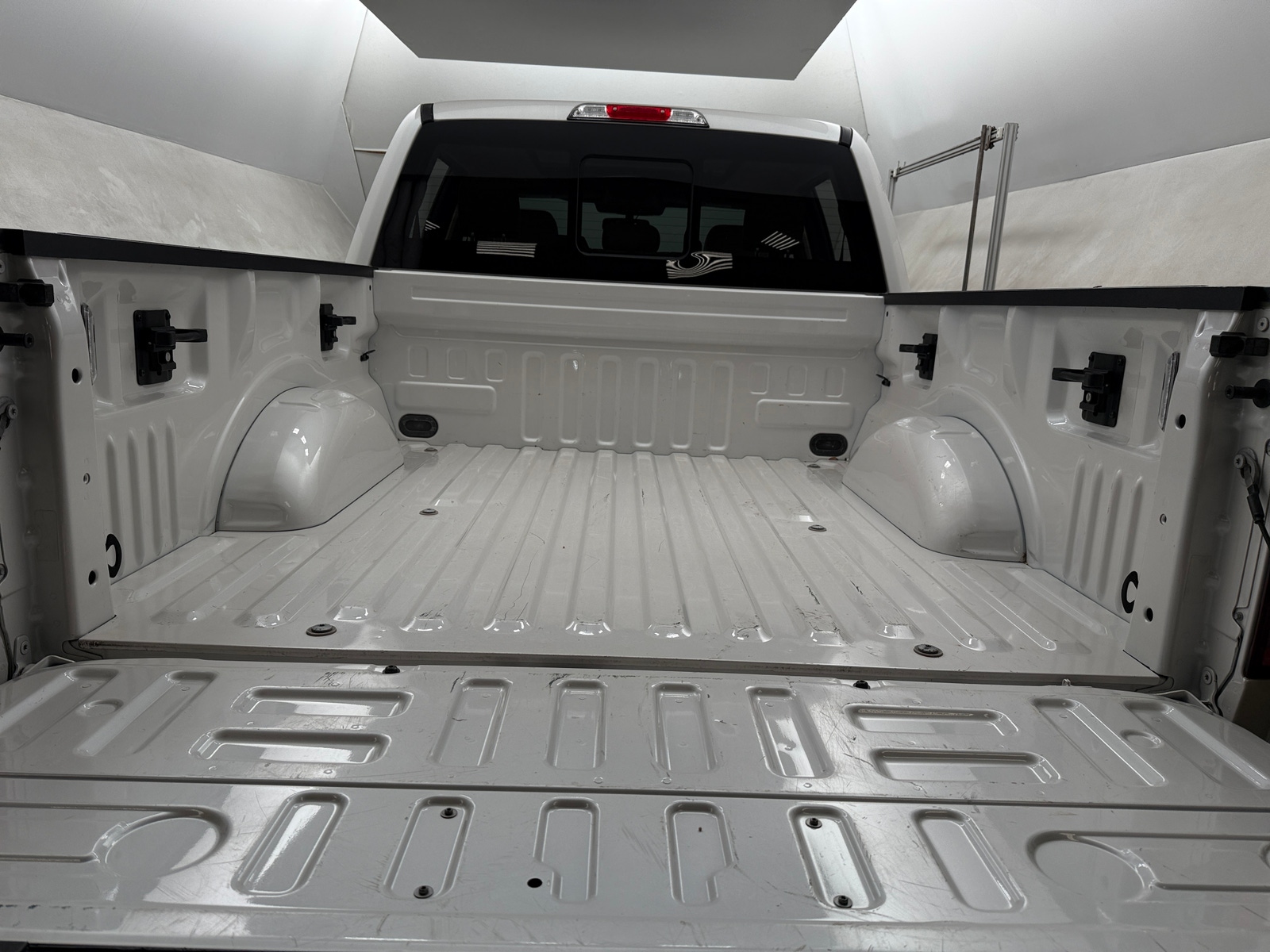 Thumbnail: 2019 Ford Econoline - 6