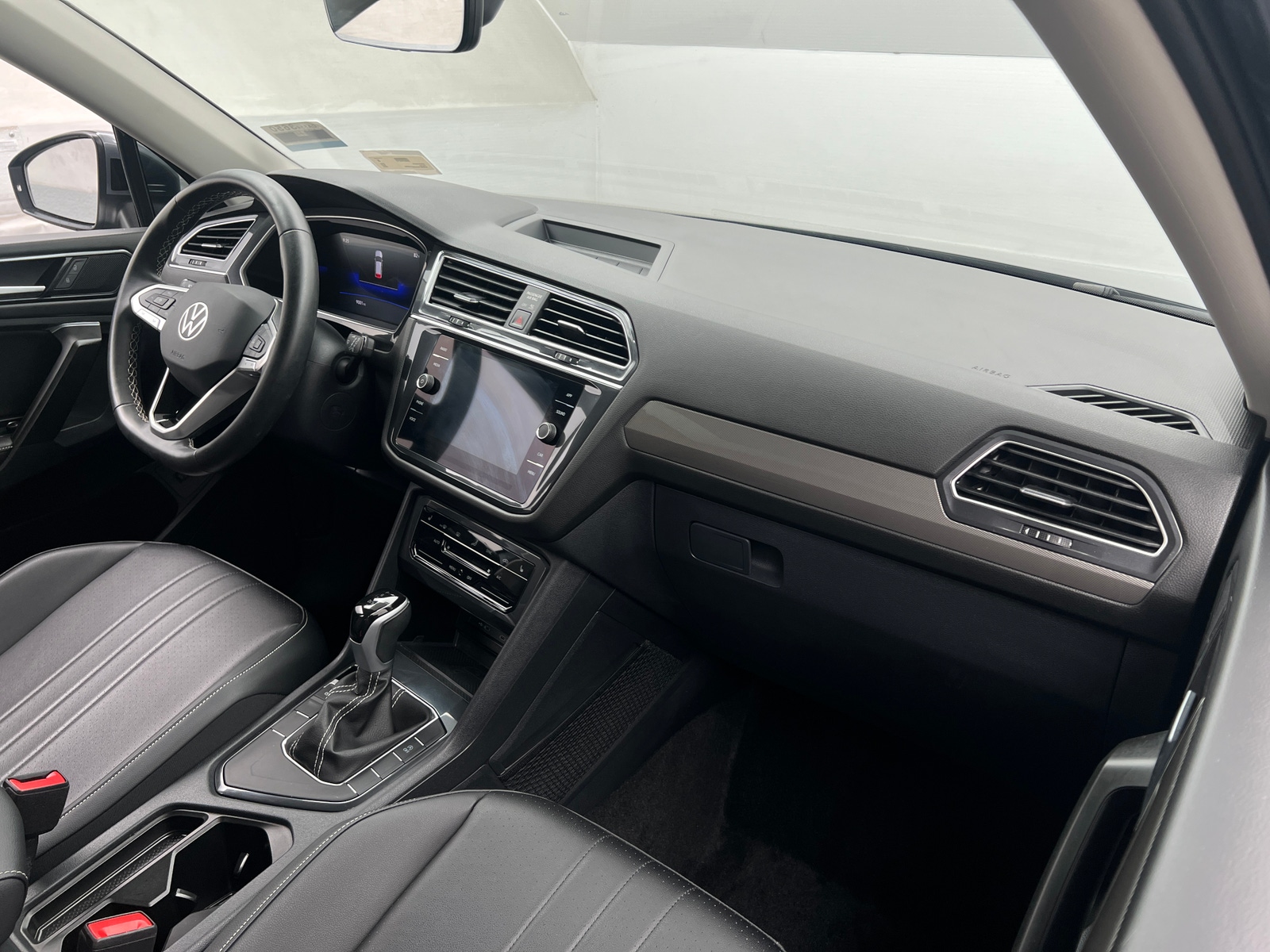 Thumbnail: 2024 Volkswagen Tiguan - 2