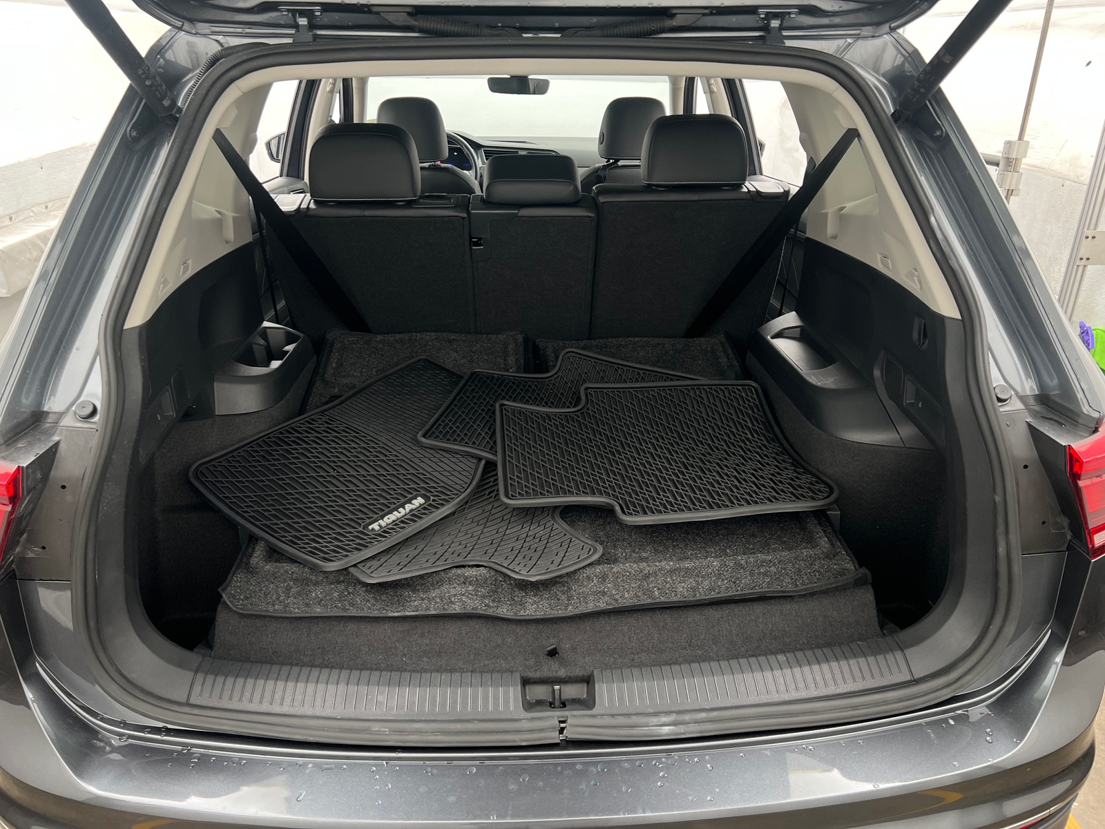 Thumbnail: 2024 Volkswagen Tiguan - 6