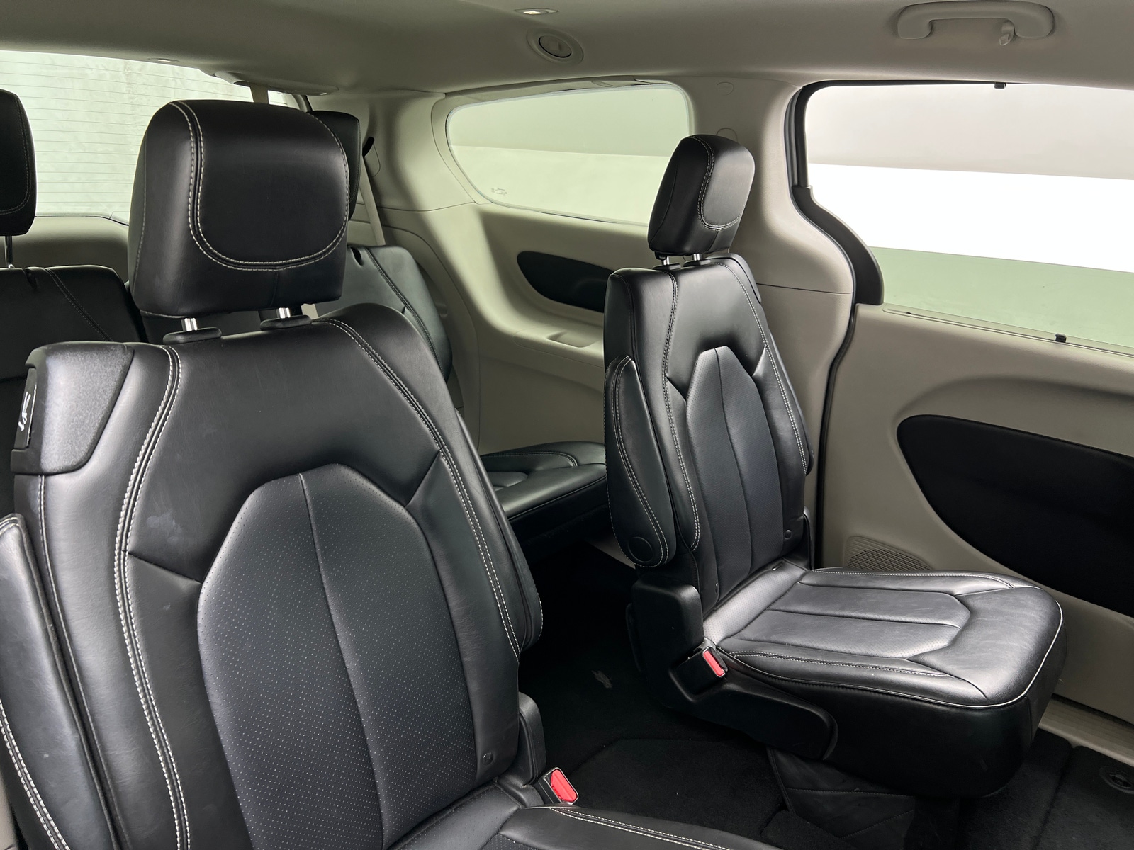 Thumbnail: 2023 Chrysler Pacifica - 5