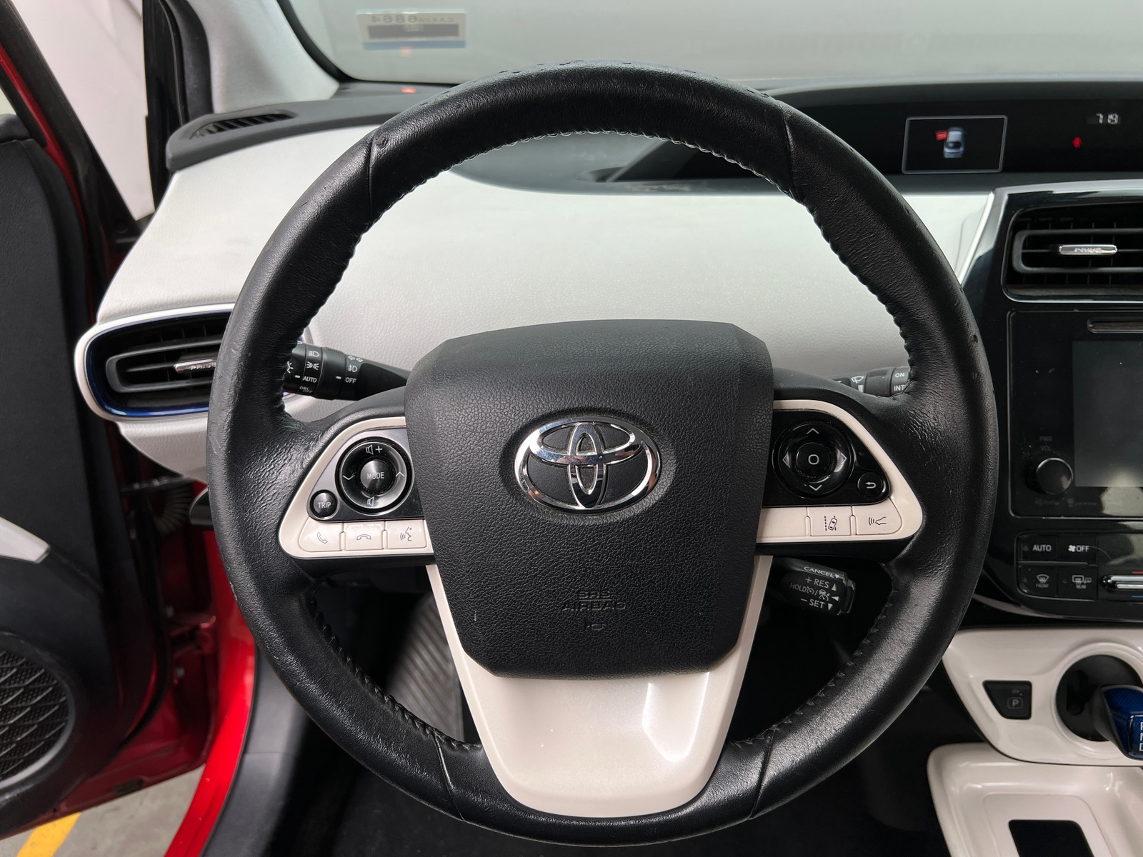 Thumbnail: 2016 Toyota Prius - 5