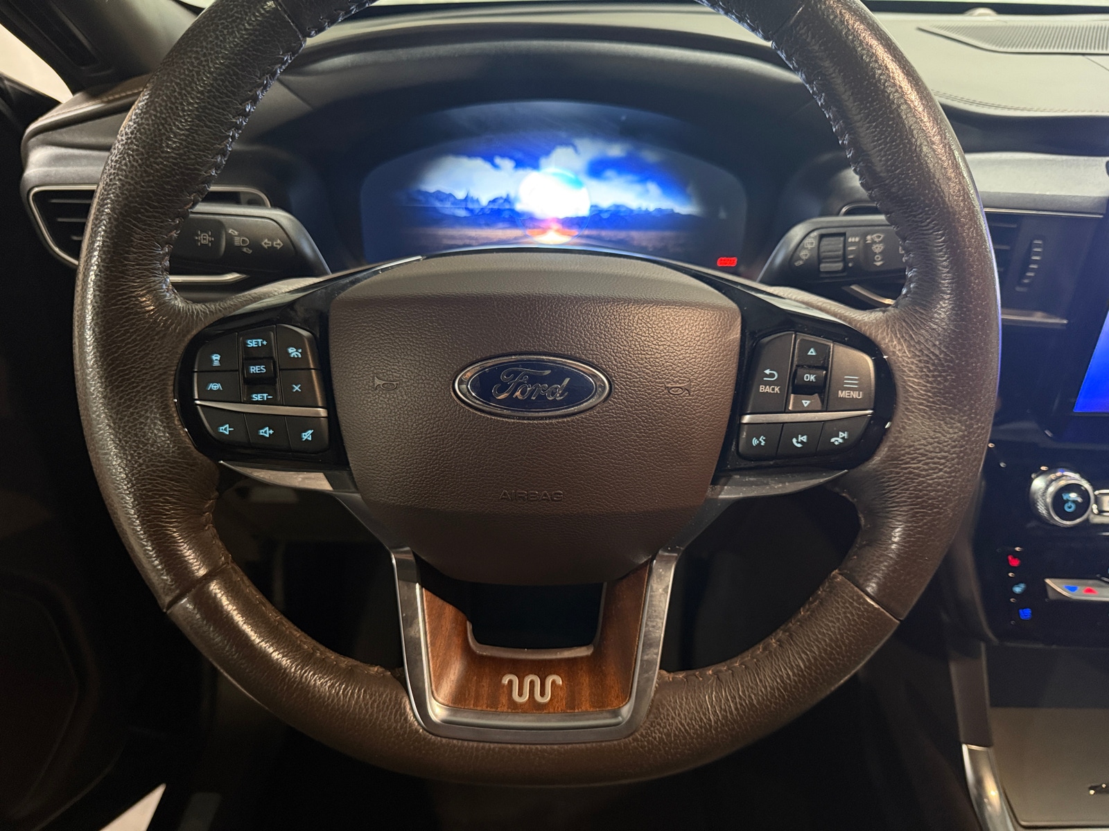 Thumbnail: 2022 Ford Explorer - 4