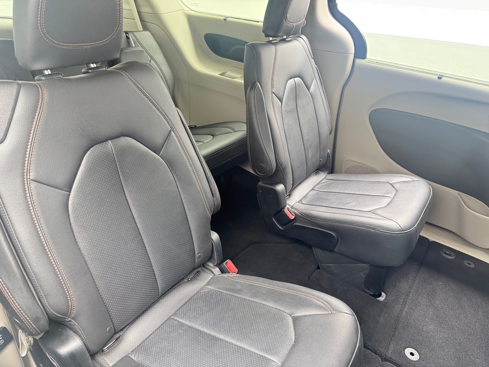 Thumbnail: 2017 Chrysler Pacifica - 5