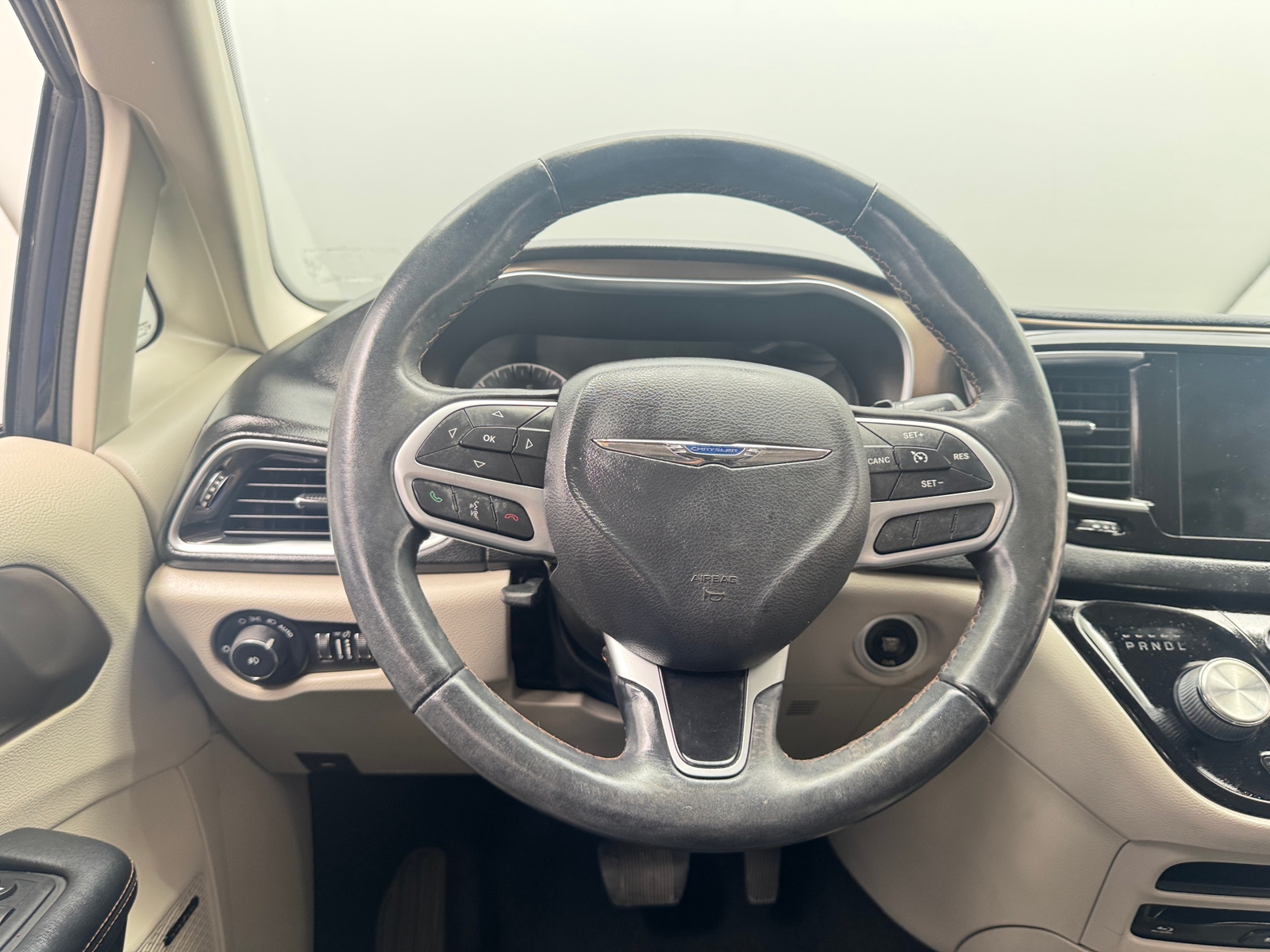 Thumbnail: 2017 Chrysler Pacifica - 4