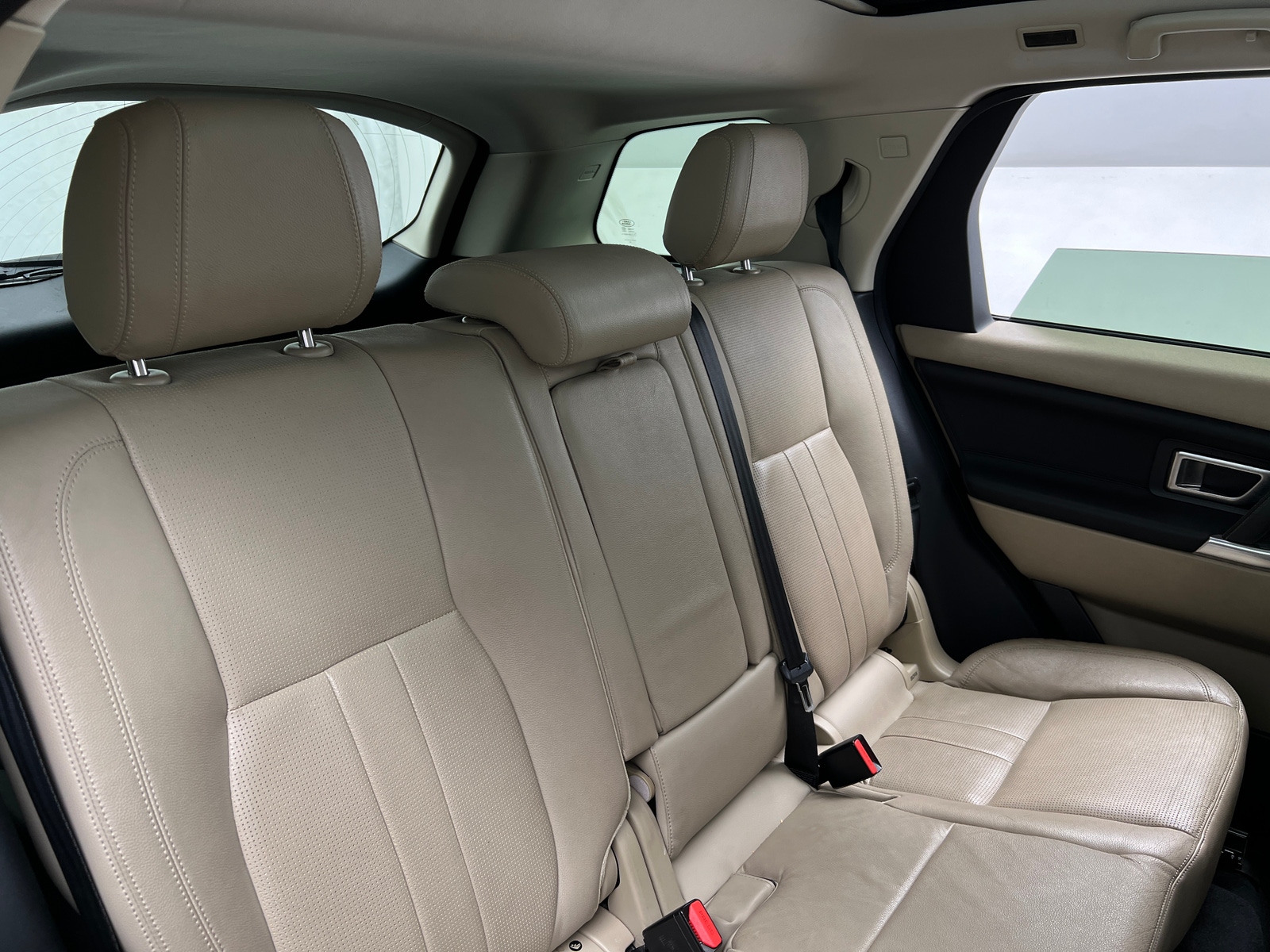 Thumbnail: 2019 Land Rover Discovery Sport - 5