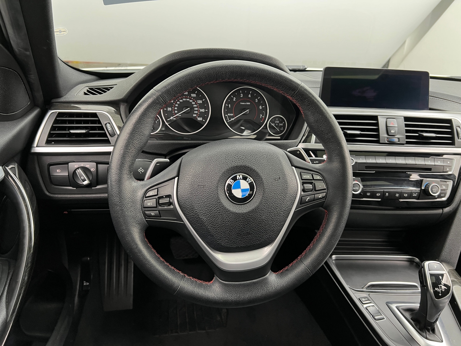Thumbnail: 2018 BMW 3 Series - 4