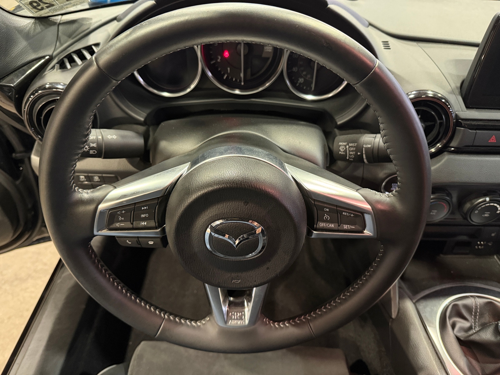 Thumbnail: 2023 Mazda MX-5 Miata - 5