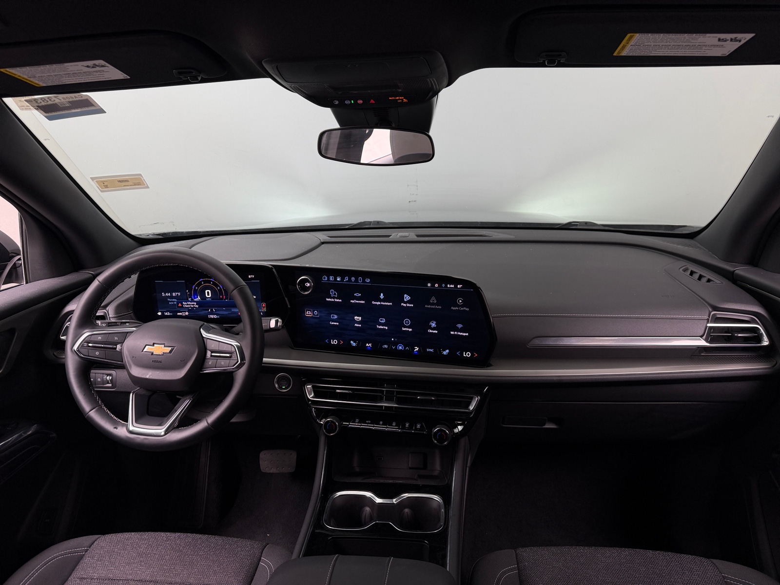 Thumbnail: 2025 Chevrolet Traverse - 3