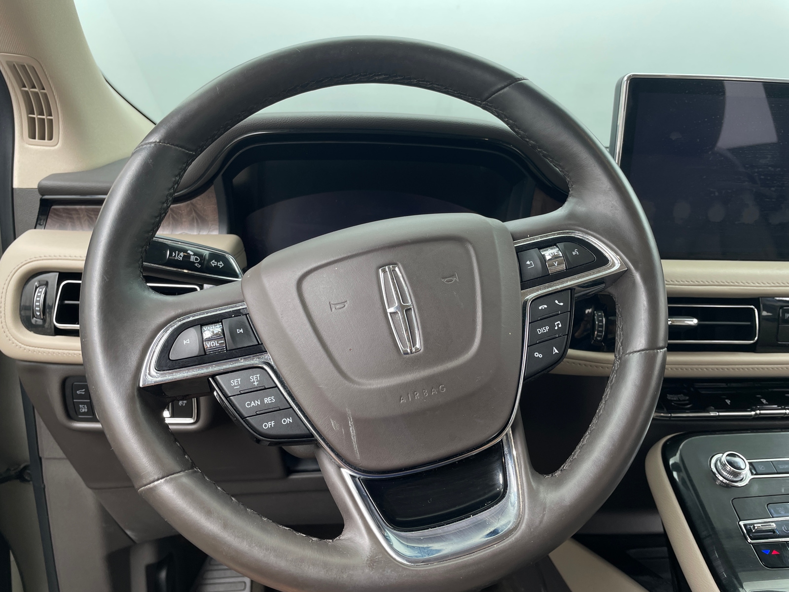 Thumbnail: 2023 Lincoln Nautilus - 4