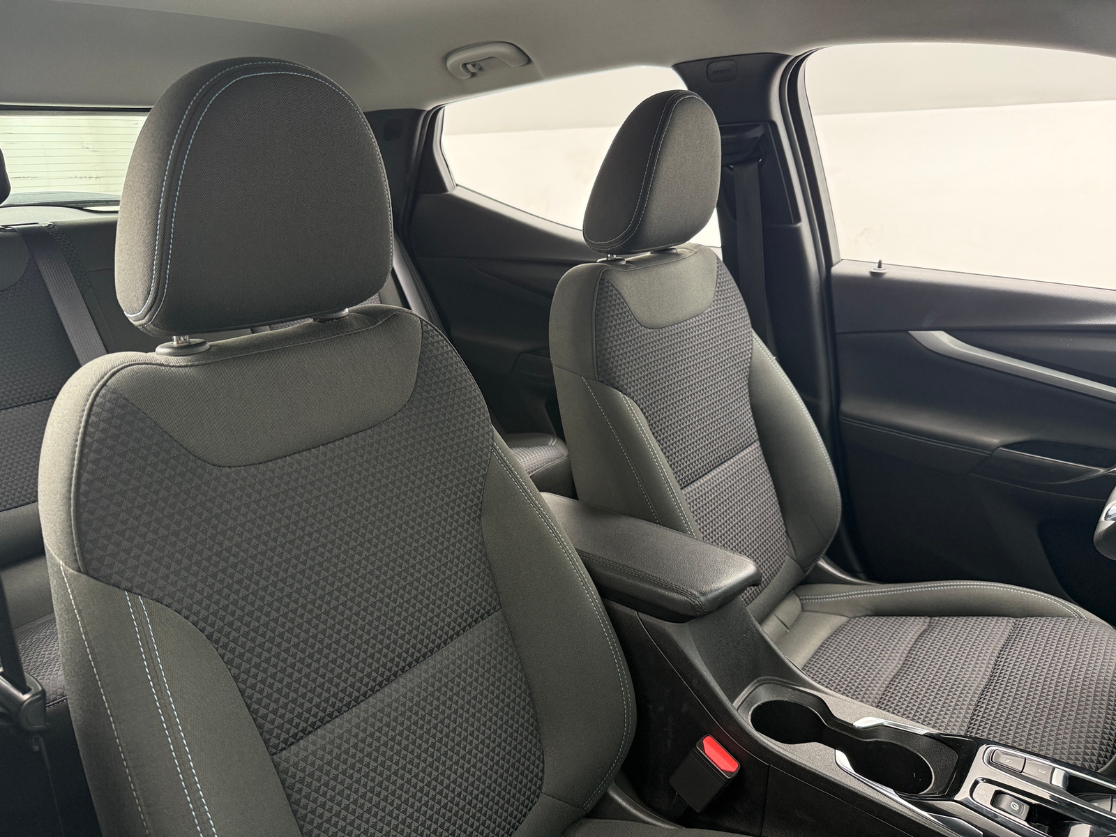Thumbnail: 2023 Chevrolet Bolt EUV - 2