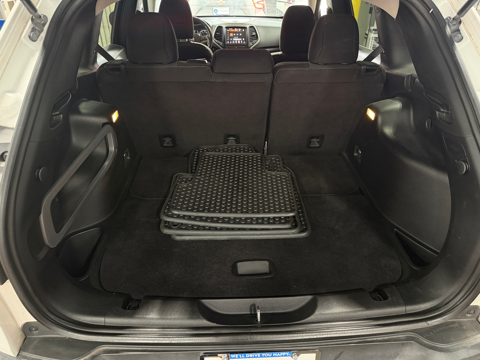 Thumbnail: 2016 Jeep Cherokee - 7