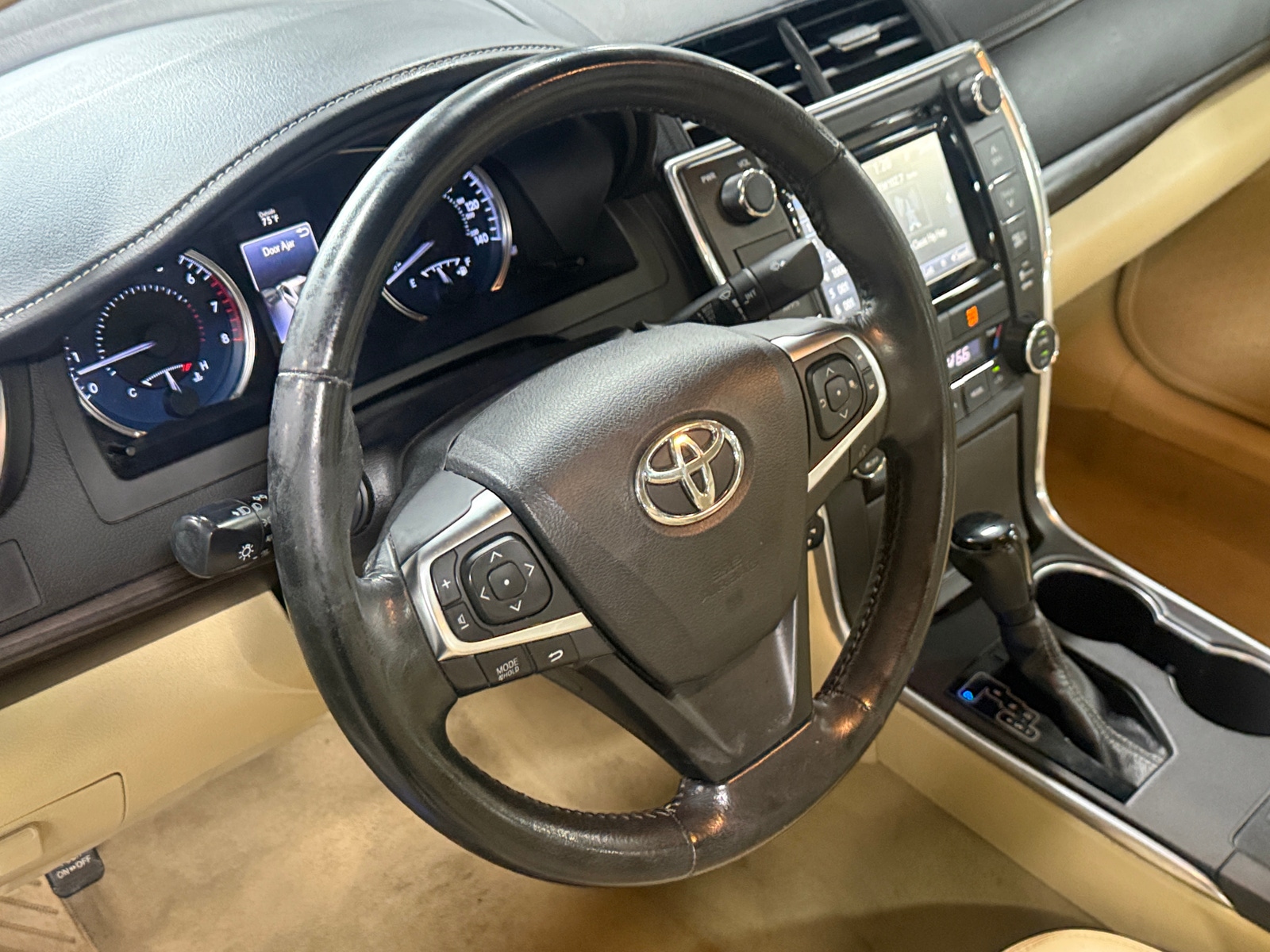 Thumbnail: 2015 Toyota Camry - 4