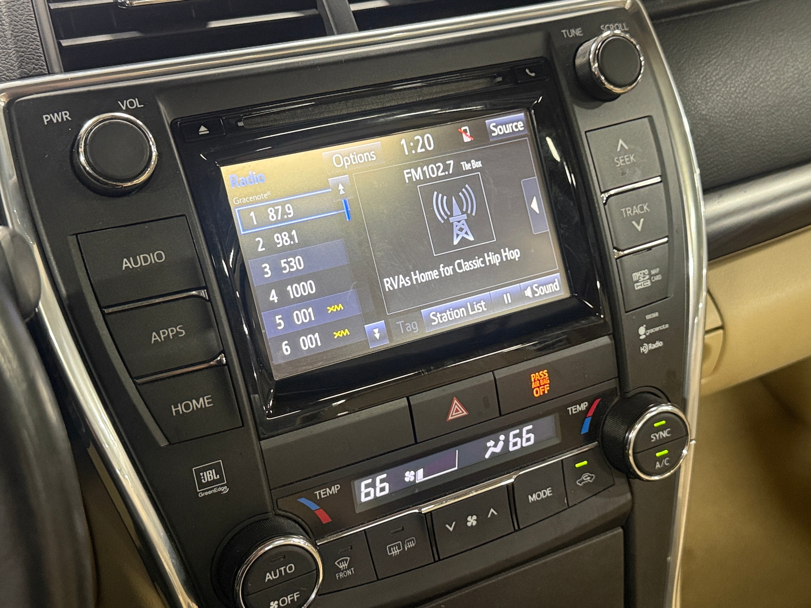 Thumbnail: 2015 Toyota Camry - 3