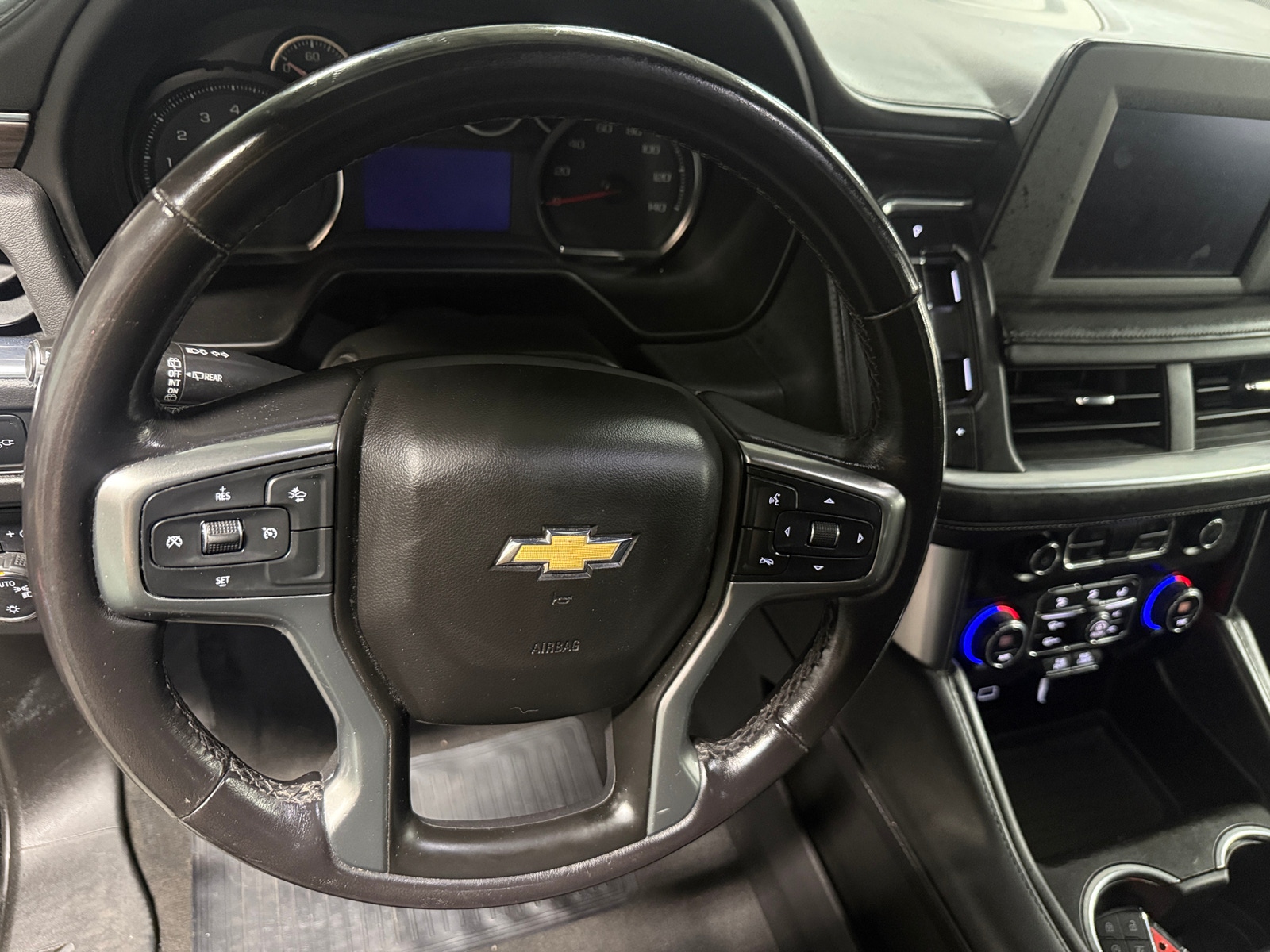 Thumbnail: 2022 Chevrolet Suburban - 5