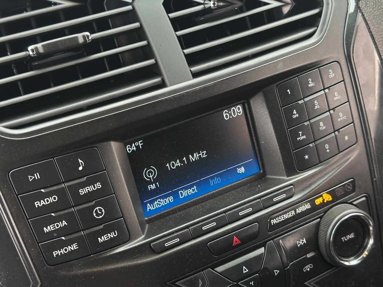 Thumbnail: 2018 Ford Explorer - 4