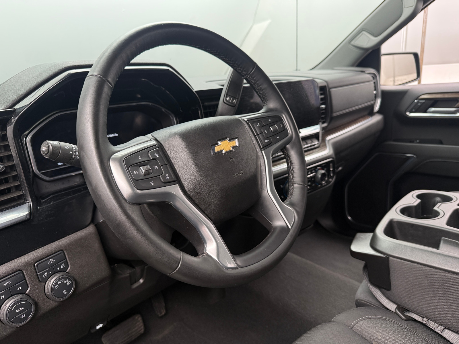 Thumbnail: 2024 Chevrolet Silverado 1500 - 5